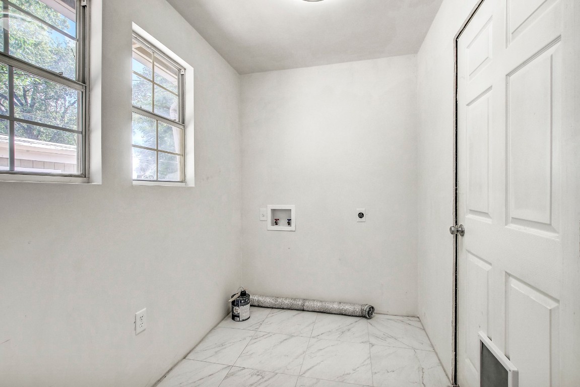 908 Kent Street , Taylor, TX, 76574 | 4661856 | Realty Texas LLC