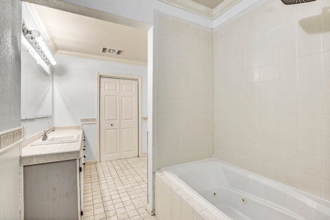 908 Kent Street , Taylor, TX, 76574 | 4661856 | Realty Texas LLC