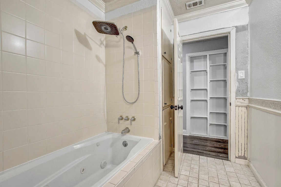 908 Kent Street , Taylor, TX, 76574 | 4661856 | Realty Texas LLC