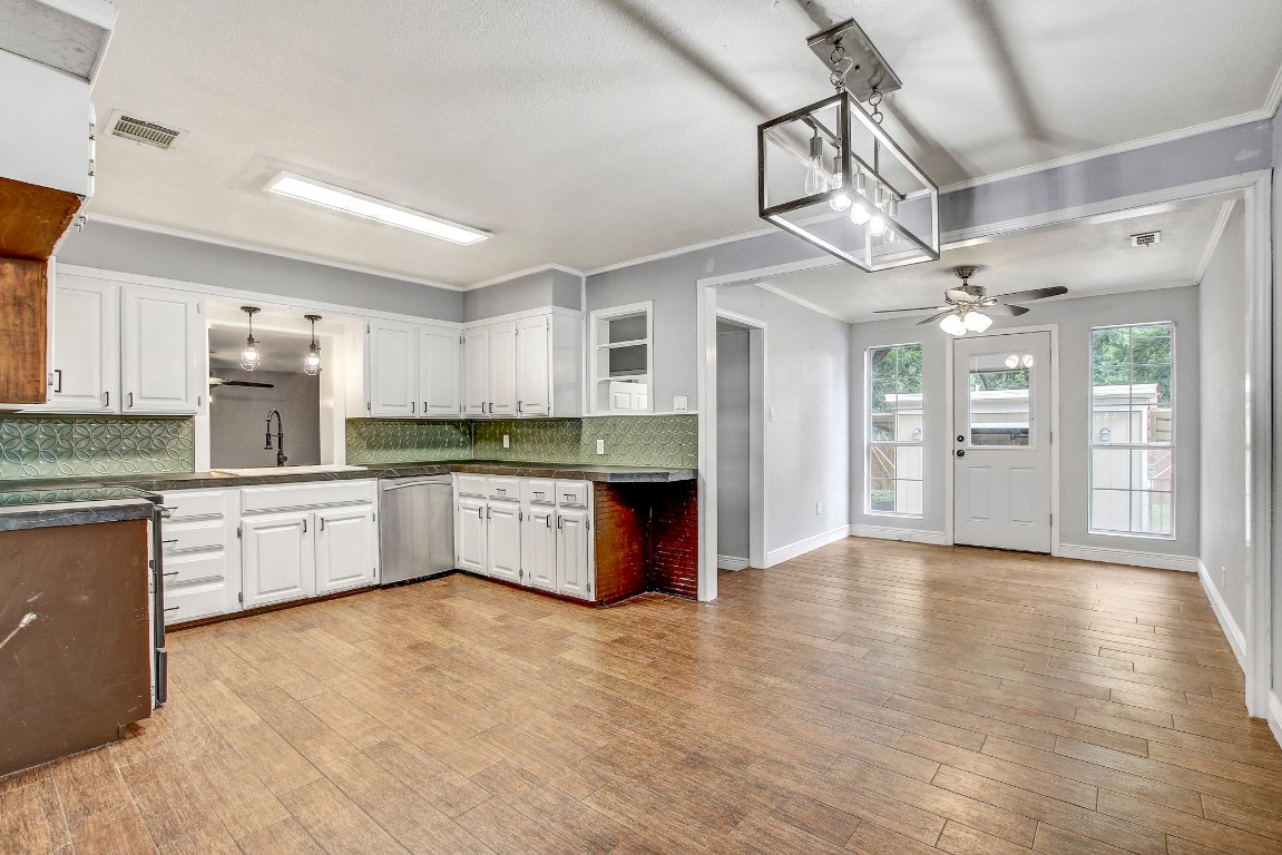 908 Kent Street , Taylor, TX, 76574 | 4661856 | Realty Texas LLC