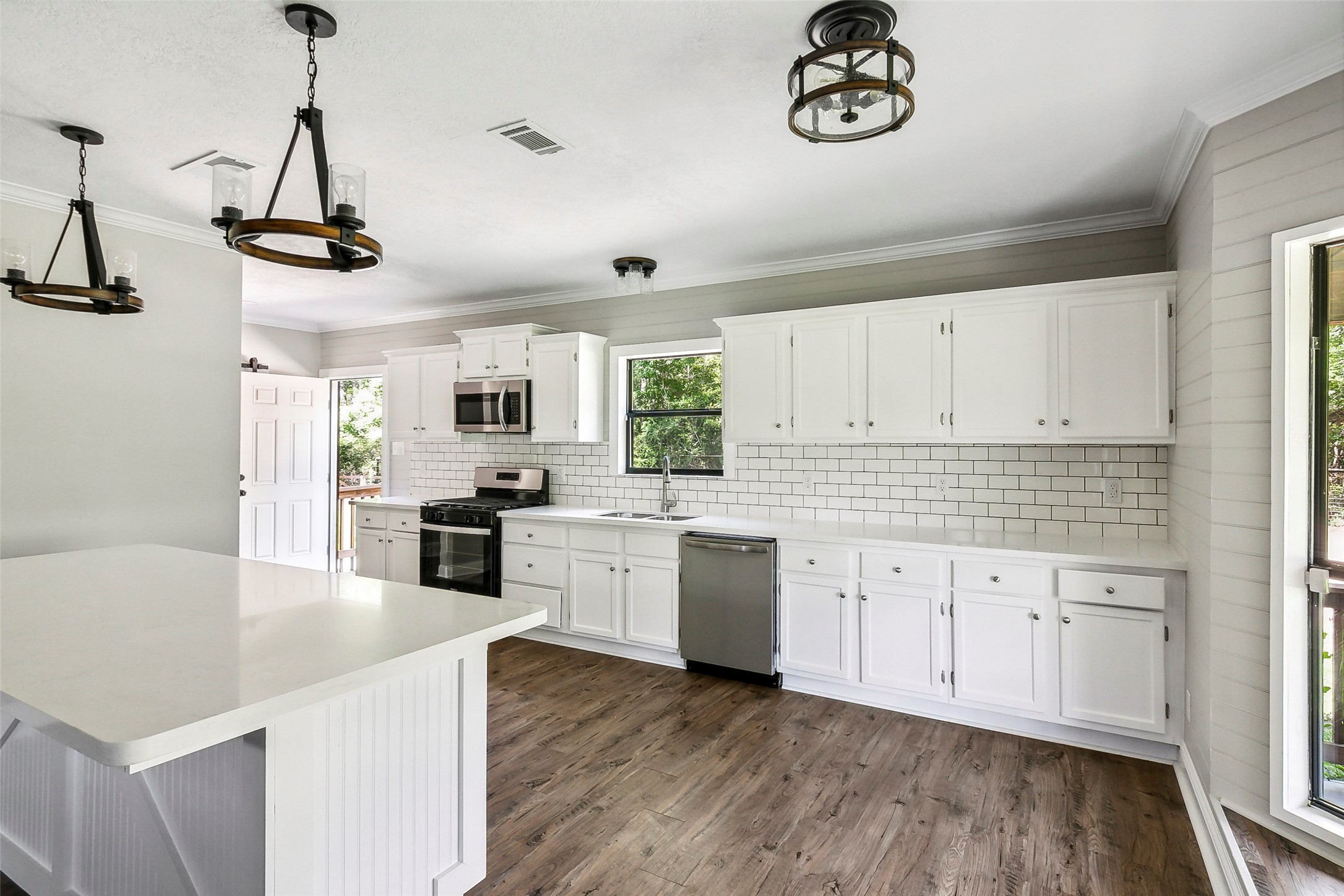 1360 E Gibson Street , Jasper, TX, 75951 | 80805355 | Realty Texas LLC