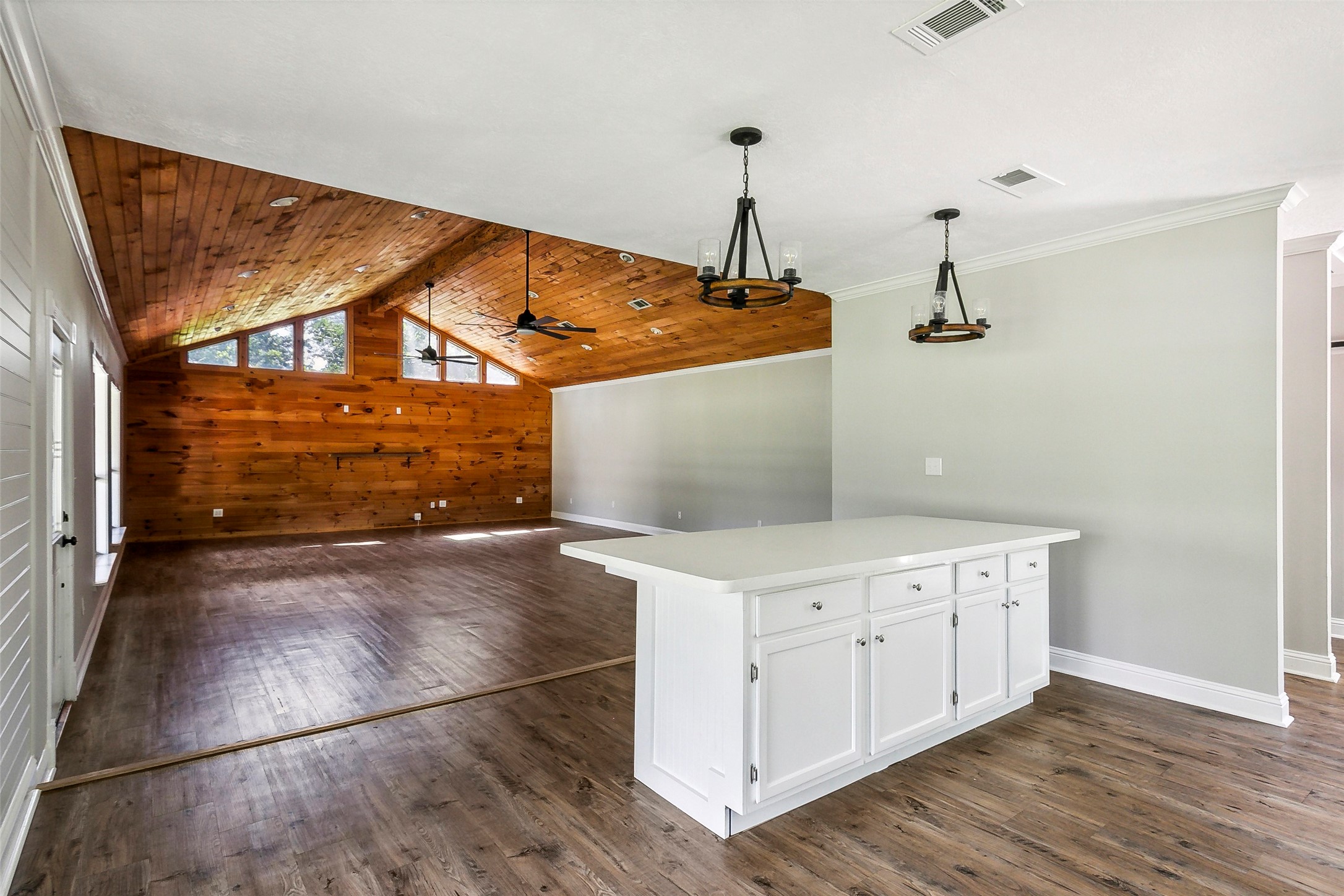 1360 E Gibson Street , Jasper, TX, 75951 | 80805355 | Realty Texas LLC