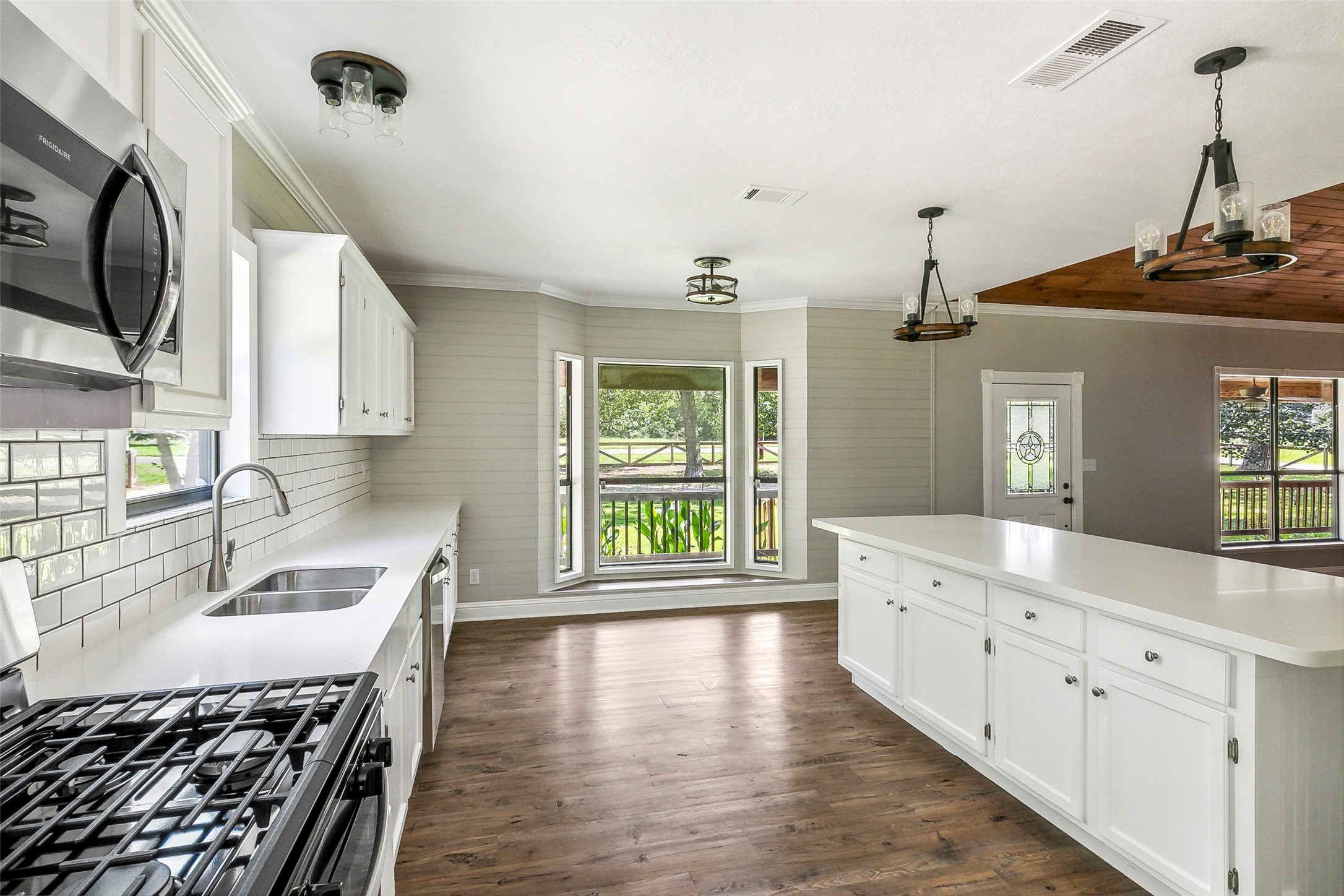 1360 E Gibson Street , Jasper, TX, 75951 | 80805355 | Realty Texas LLC