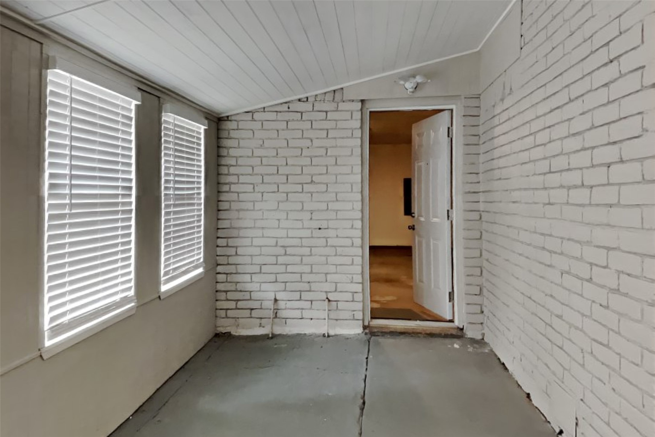 1847 Tree Line Drive , Carrollton, TX, 75007 | 20659272 | Realty Texas LLC