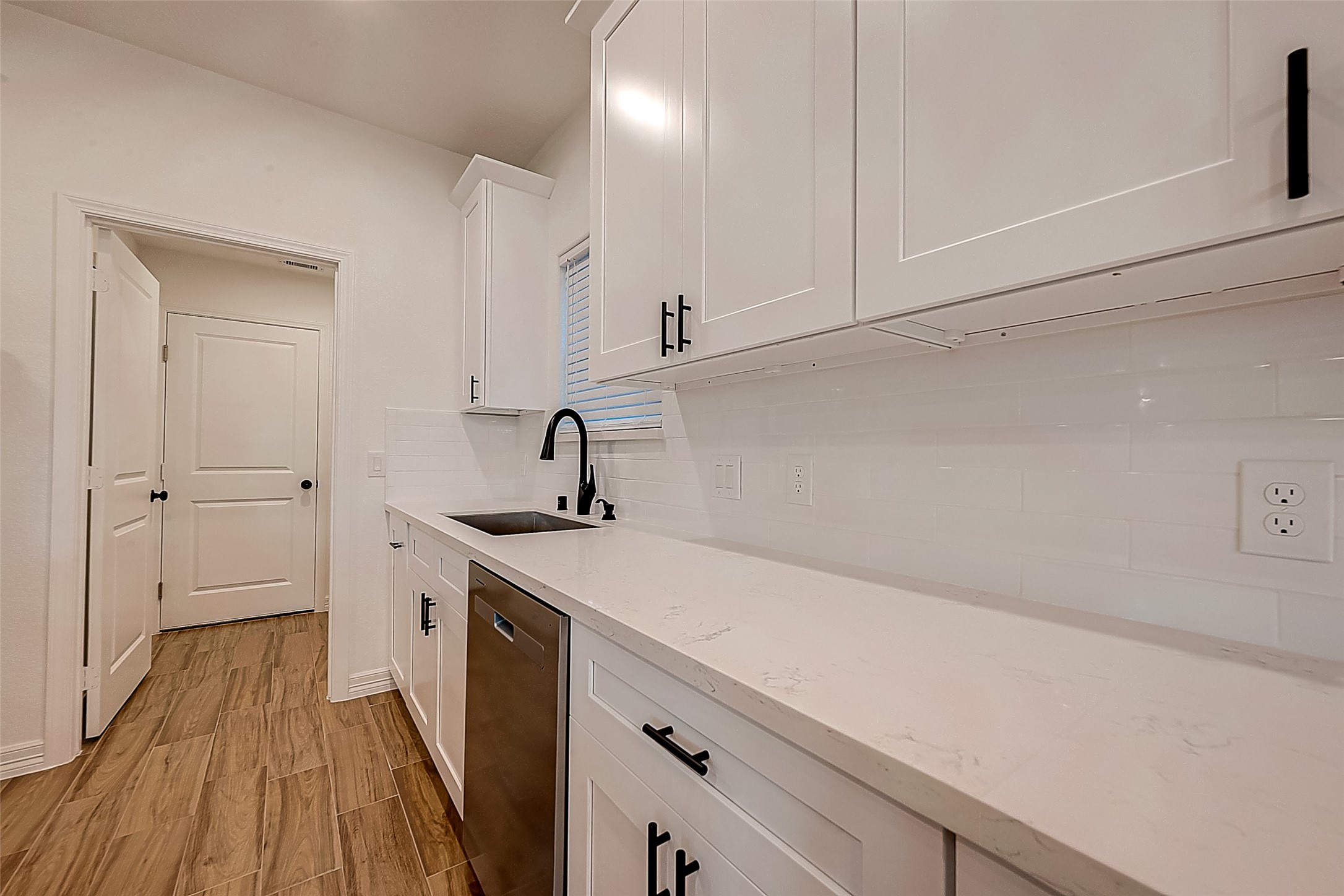 206 S 2nd Street , Beasley, TX, 77417 | 24230227 | Realty Texas LLC
