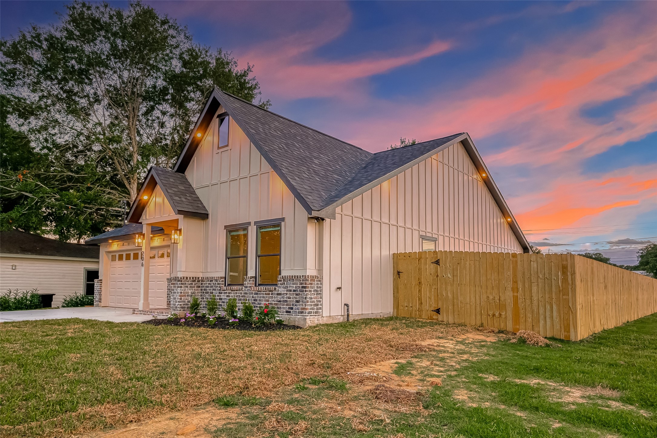 206 S 2nd Street , Beasley, TX, 77417 | 24230227 | Realty Texas LLC
