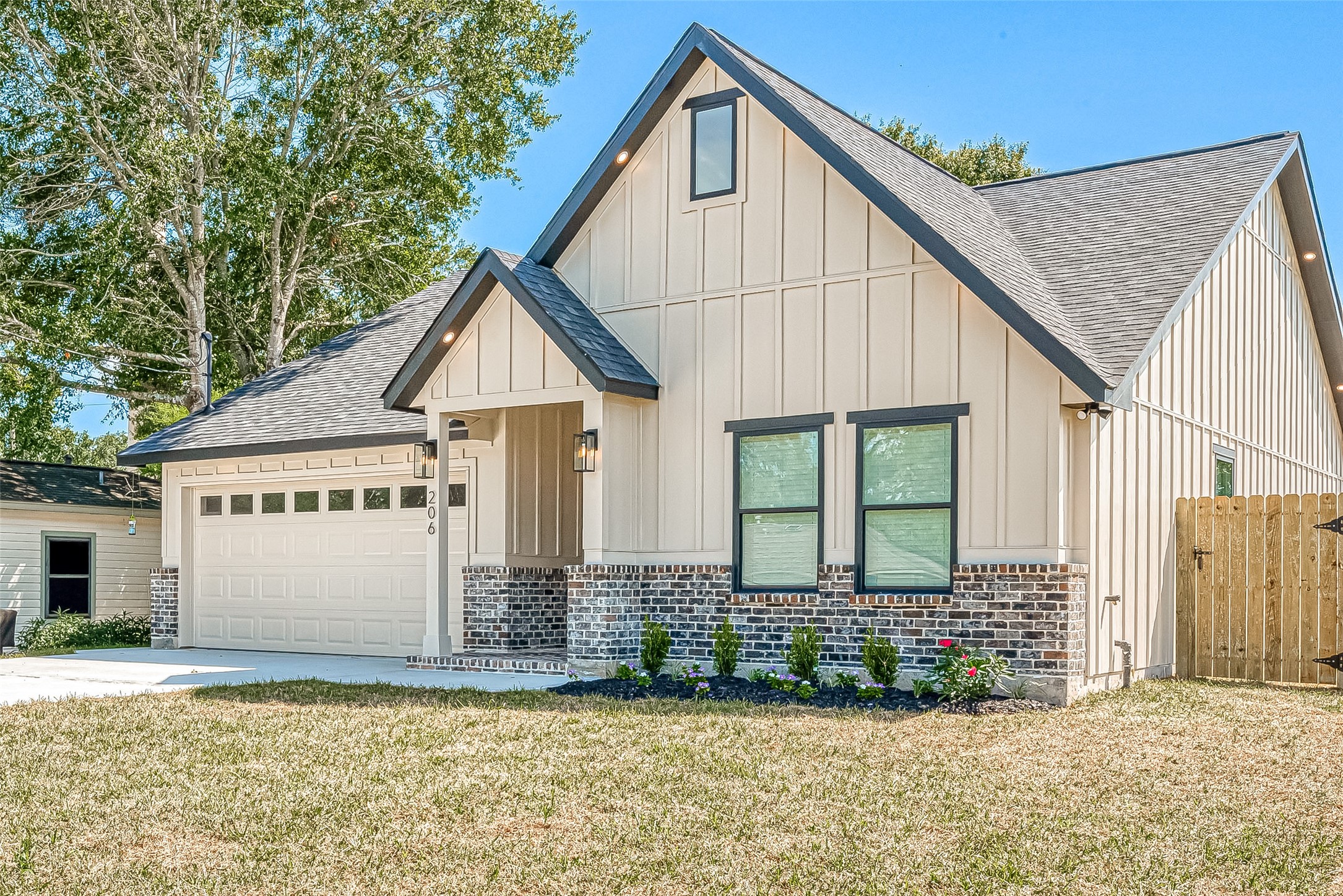 206 S 2nd Street , Beasley, TX, 77417 | 24230227 | Realty Texas LLC