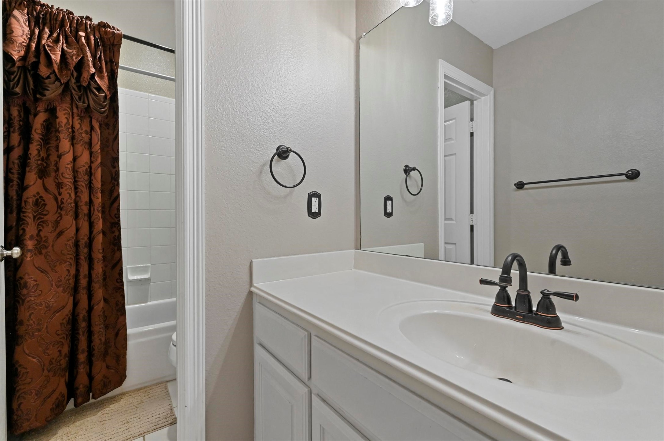 2502 Spring Hill Lane , Garland, TX, 75044 | 20659460 | Realty Texas LLC