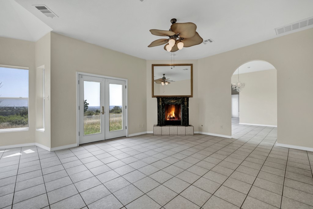 268 W Castle Road , Johnson City, TX, 78636 | 6357376 | Realty Texas LLC