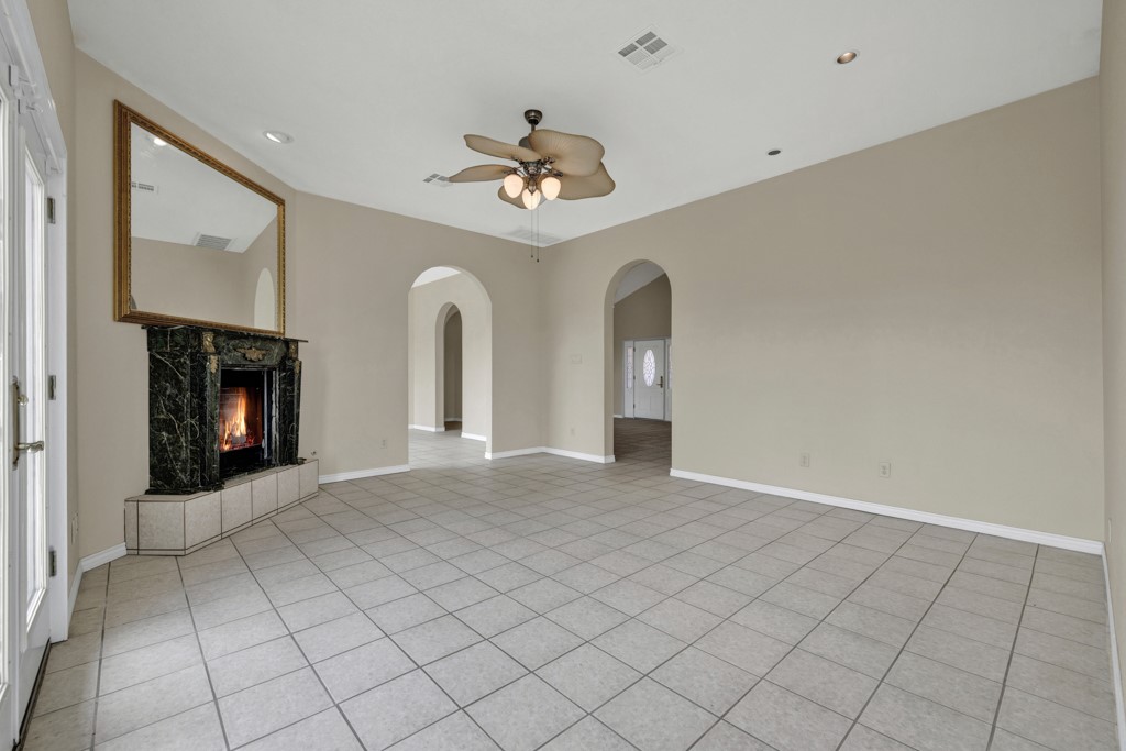 268 W Castle Road , Johnson City, TX, 78636 | 6357376 | Realty Texas LLC