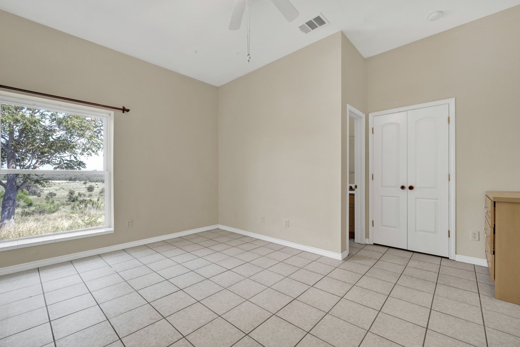 268 W Castle Road , Johnson City, TX, 78636 | 6357376 | Realty Texas LLC