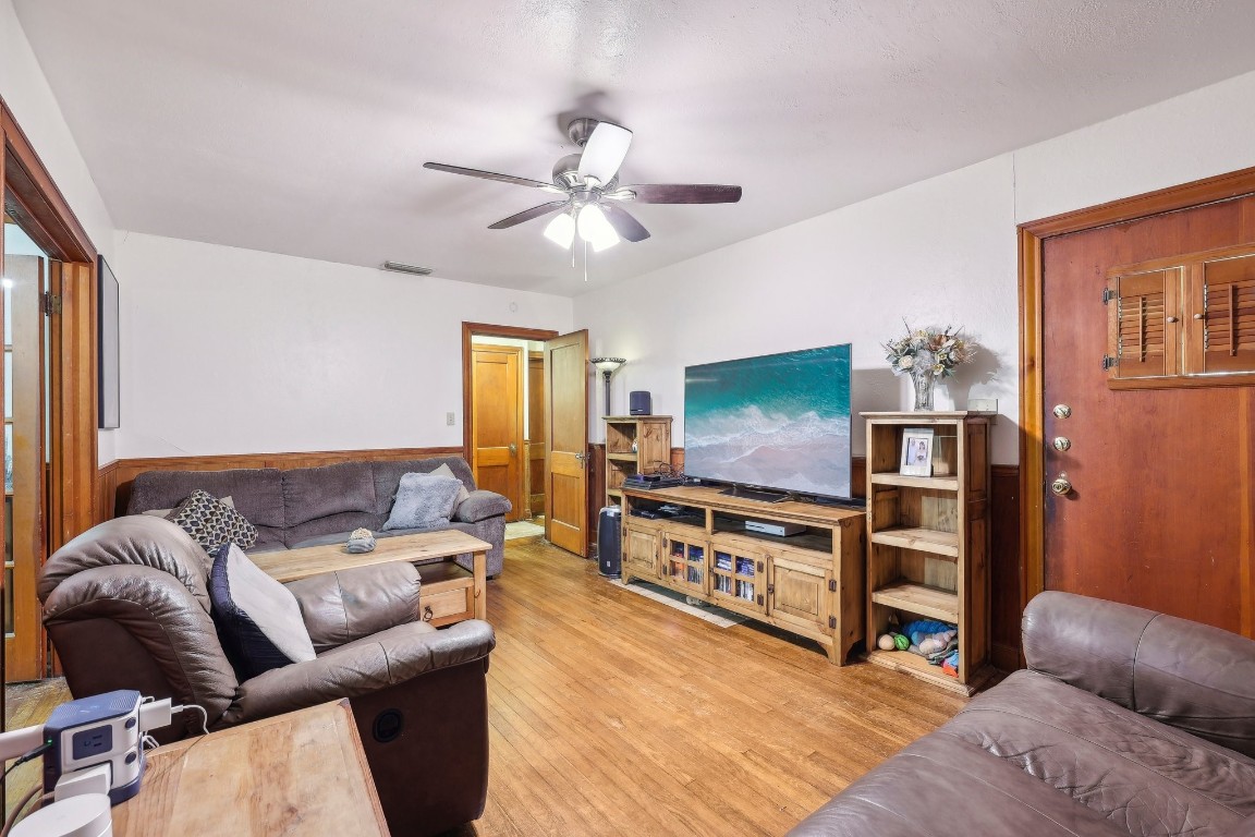 4907 Harmon Avenue , Austin, TX, 78751 | 5659440 | Realty Texas LLC