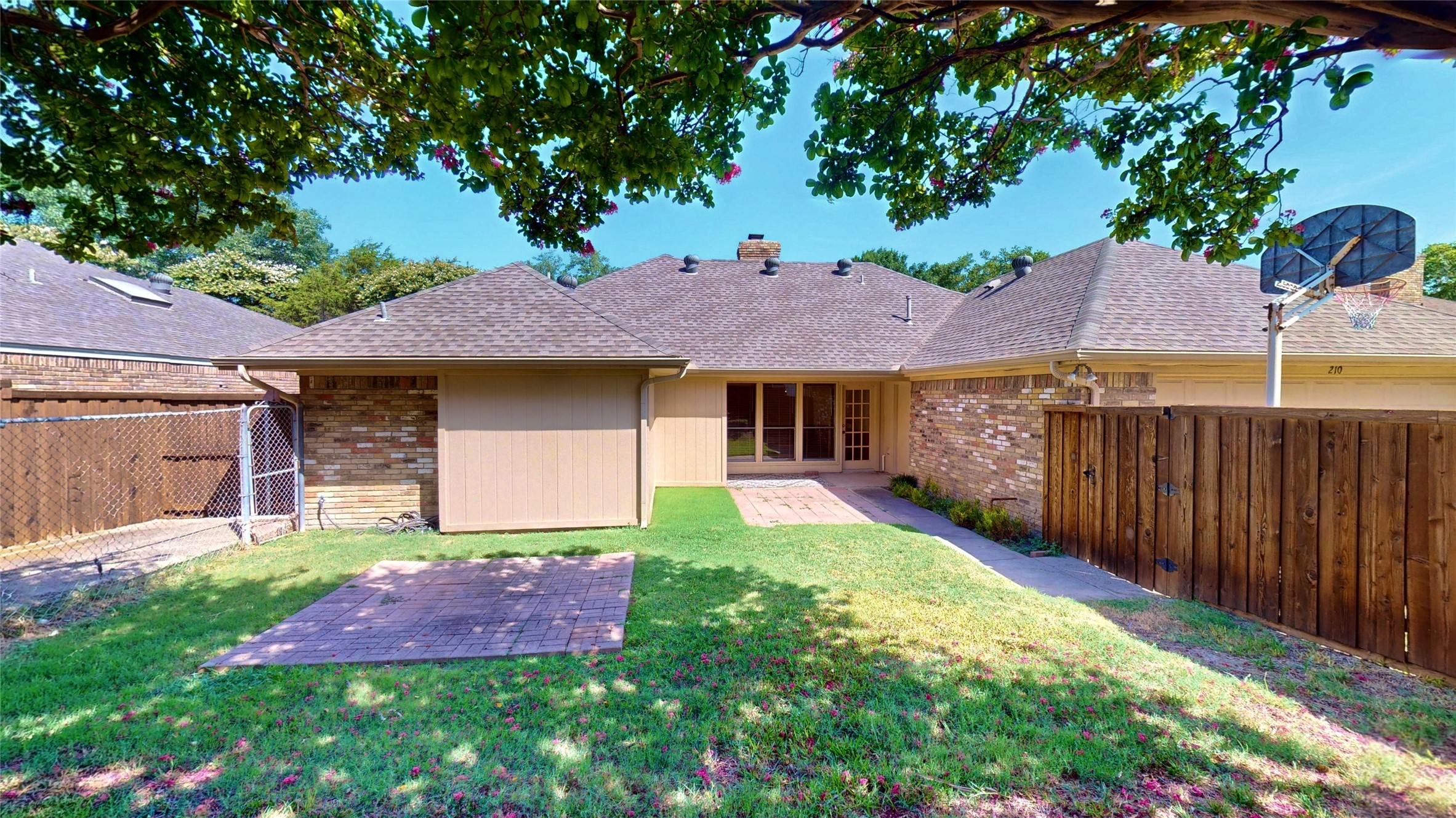 210 Rustic Ridge Drive , Garland, TX, 75040 | 20663591 | Realty Texas LLC