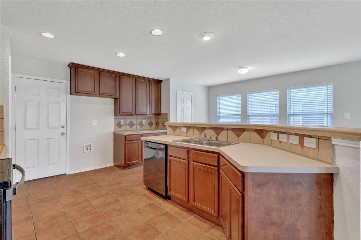 2135 Matagorda Lane , Grand Prairie, TX, 75052 | 20664510 | Realty Texas LLC