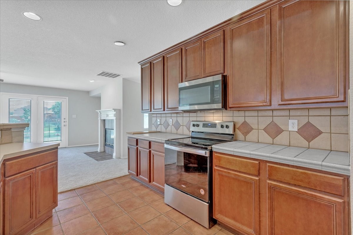 2135 Matagorda Lane , Grand Prairie, TX, 75052 | 20664510 | Realty Texas LLC