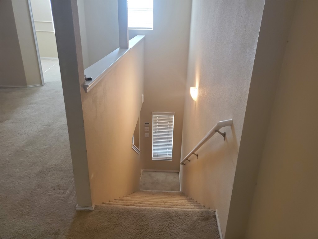 109 S Creek Bend Drive , Hutto, TX, 78634 | 5434949 | Realty Texas LLC
