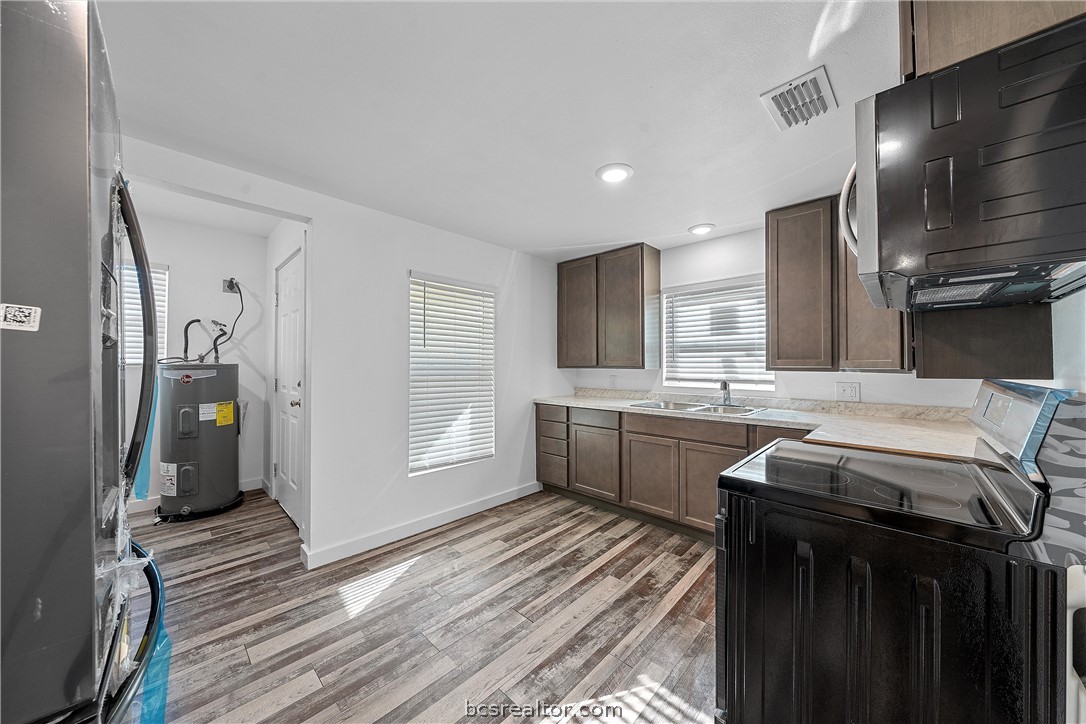 409 W Chamberlain Street , Bremond, TX, 76629-5428 | 24011604 | Realty Texas LLC
