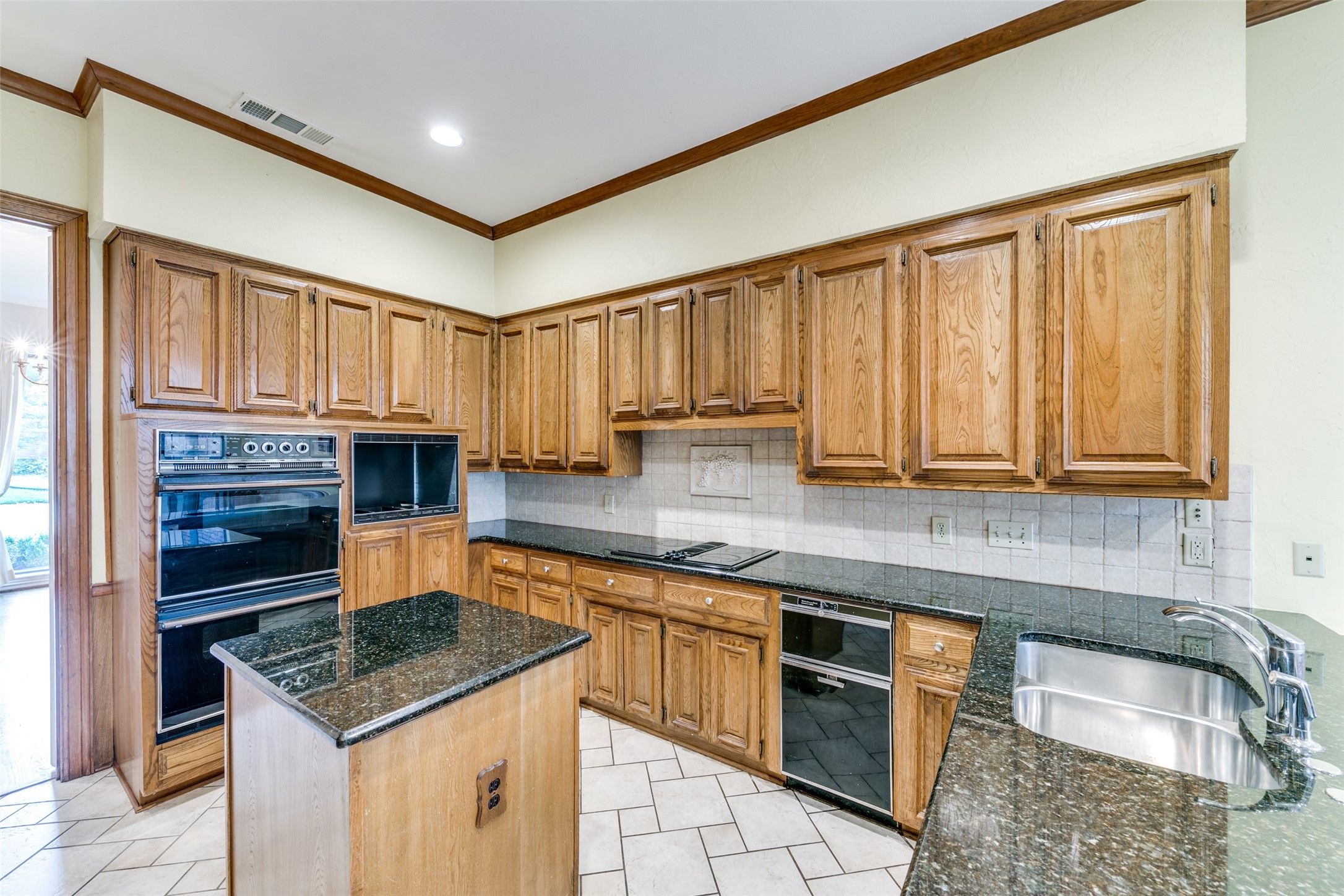 4 Cavendish Court , Dallas, TX, 75225 | 20672017 | Realty Texas LLC