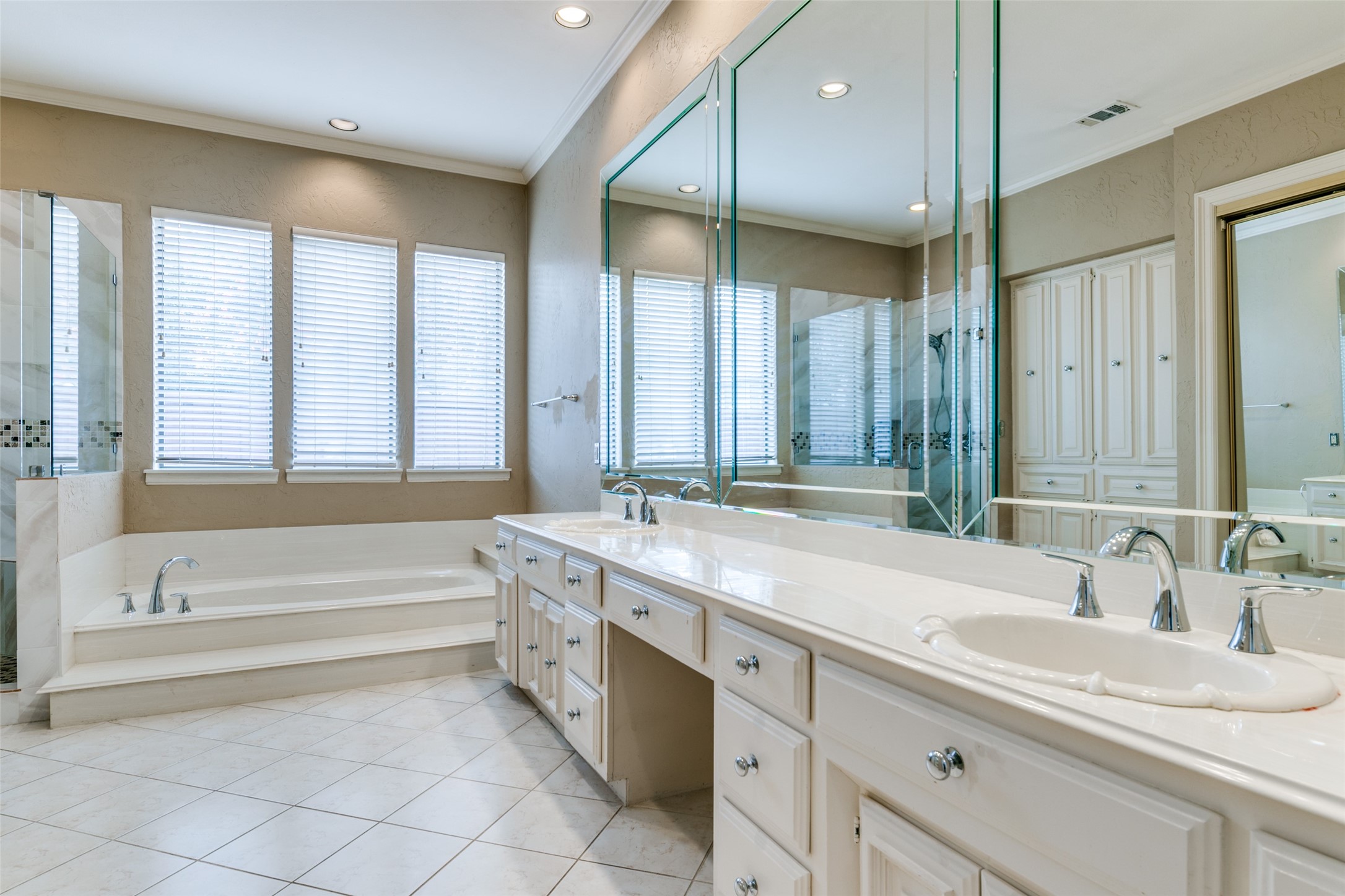 4 Cavendish Court , Dallas, TX, 75225 | 20672017 | Realty Texas LLC