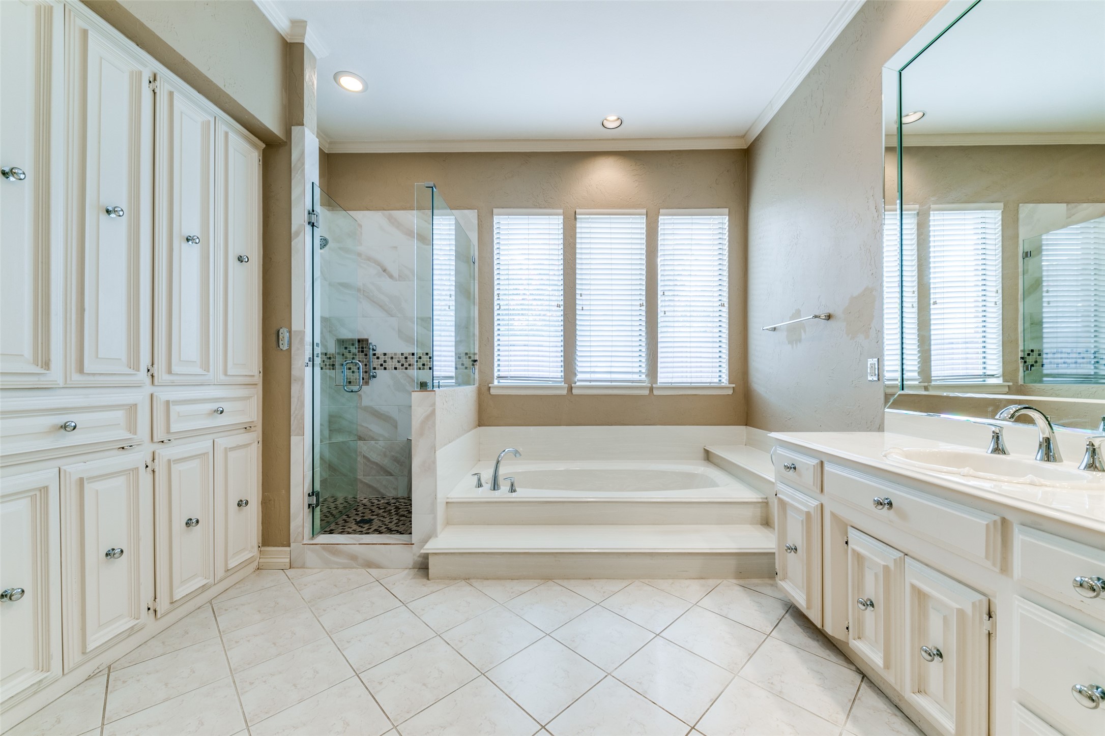 4 Cavendish Court , Dallas, TX, 75225 | 20672017 | Realty Texas LLC