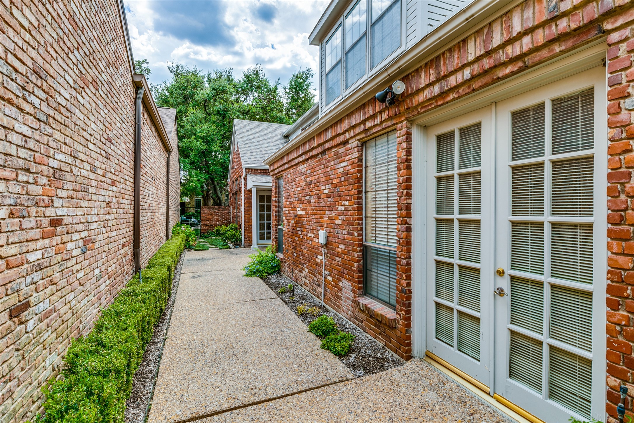 4 Cavendish Court , Dallas, TX, 75225 | 20672017 | Realty Texas LLC