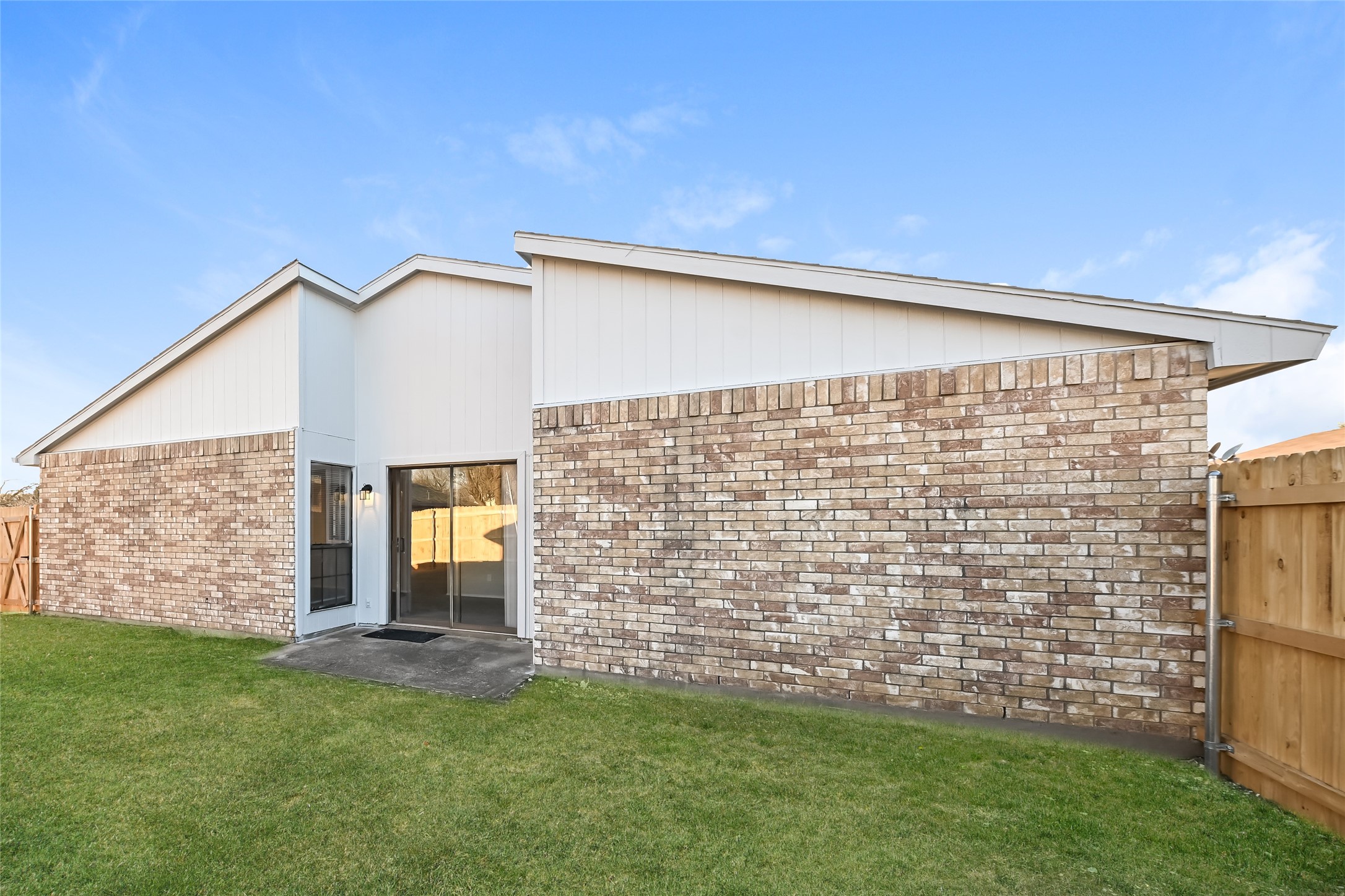 404 Weaver Street , Cedar Hill, TX, 75104 | 20674608 | Realty Texas LLC