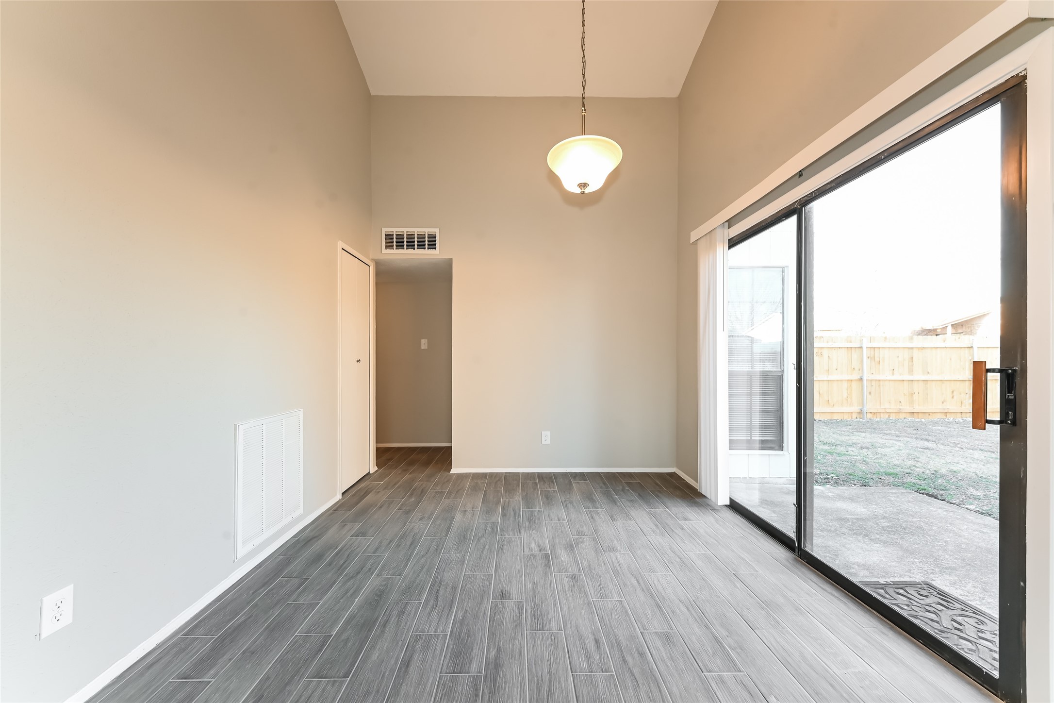 404 Weaver Street , Cedar Hill, TX, 75104 | 20674608 | Realty Texas LLC