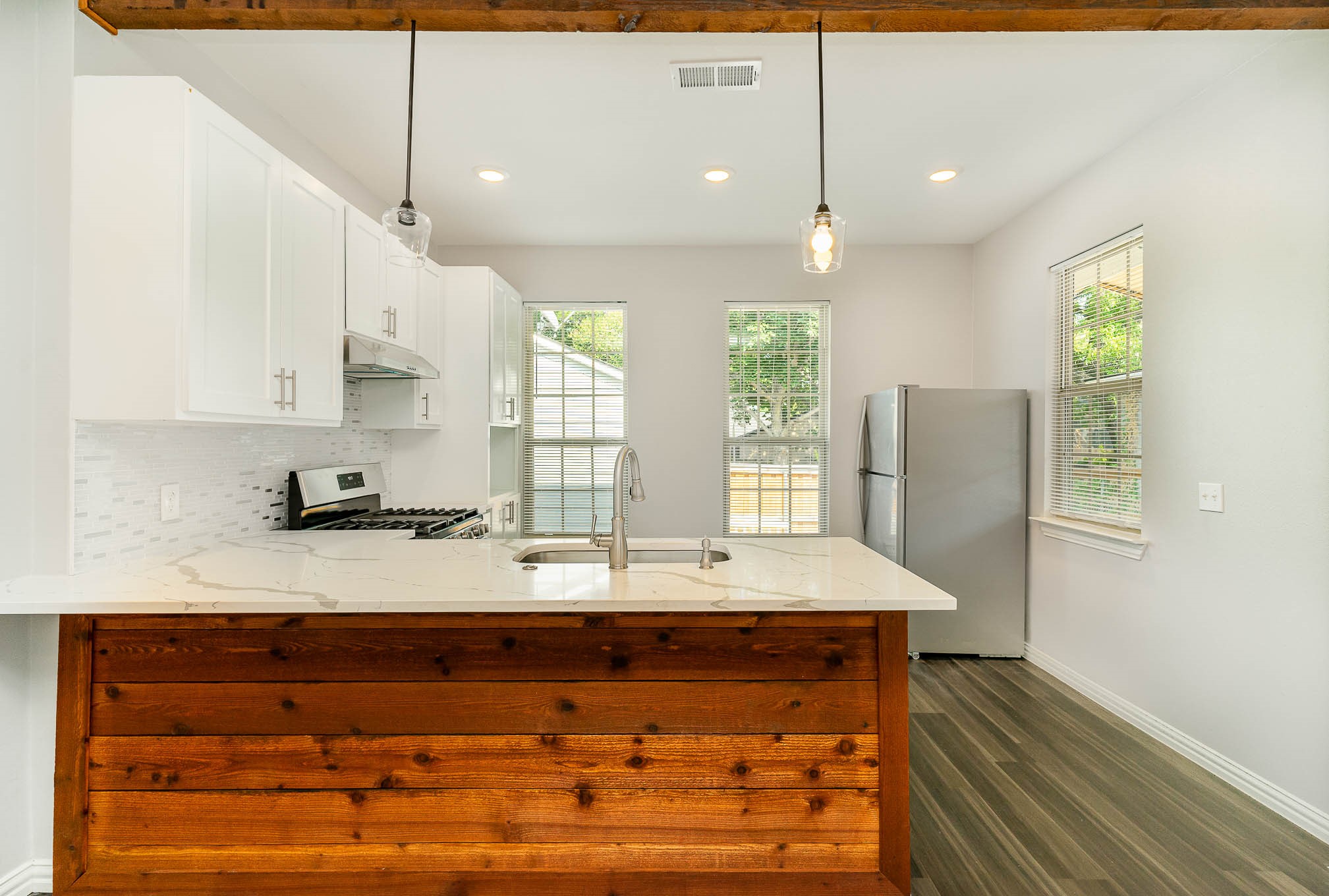 1030 N Bishop Avenue B , Dallas, TX, 75208 | 20674496 | Realty Texas LLC
