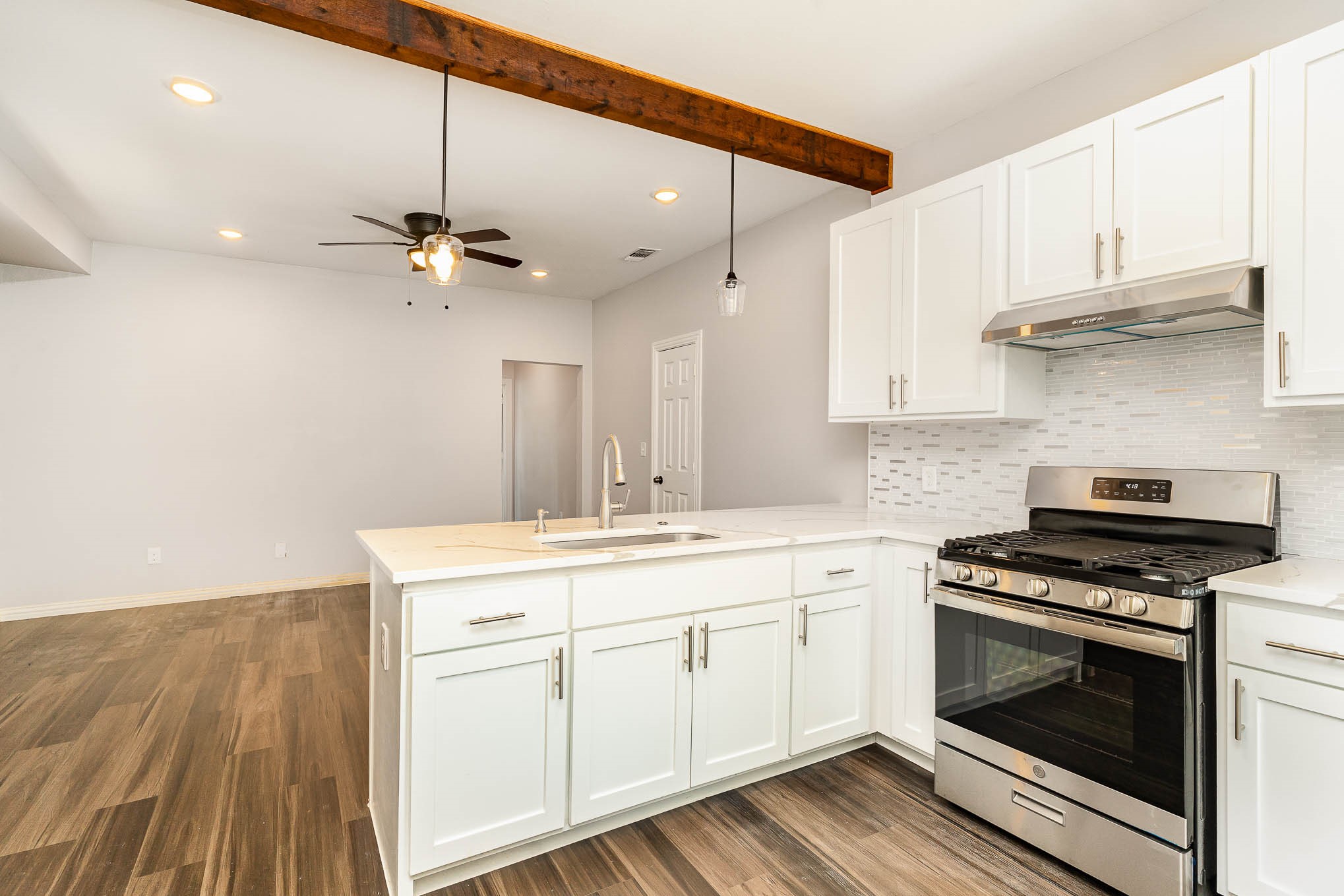 1030 N Bishop Avenue B , Dallas, TX, 75208 | 20674496 | Realty Texas LLC