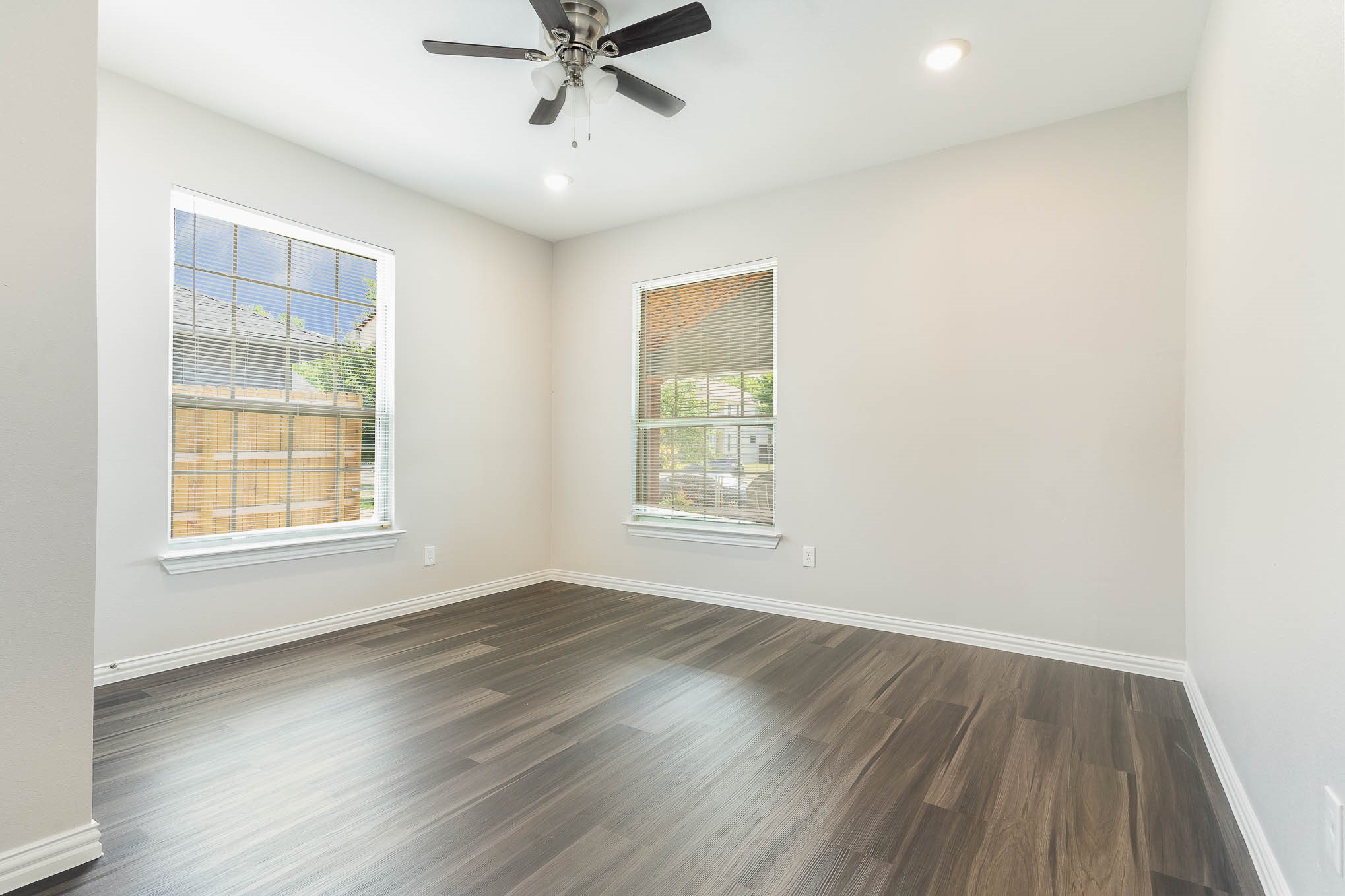 1030 N Bishop Avenue B , Dallas, TX, 75208 | 20674496 | Realty Texas LLC
