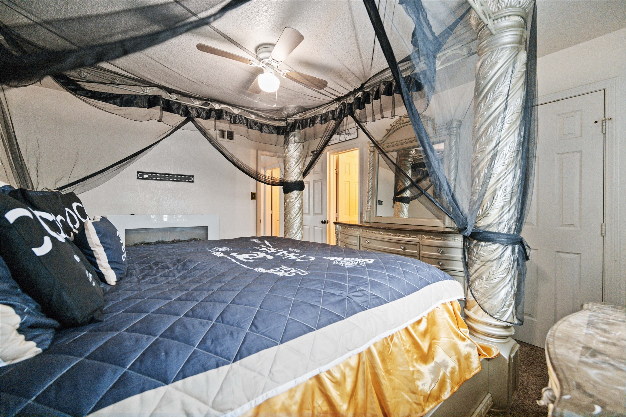 8100 Creekbend Drive 136 , Houston, TX, 77071 | 53552888 | Realty Texas LLC