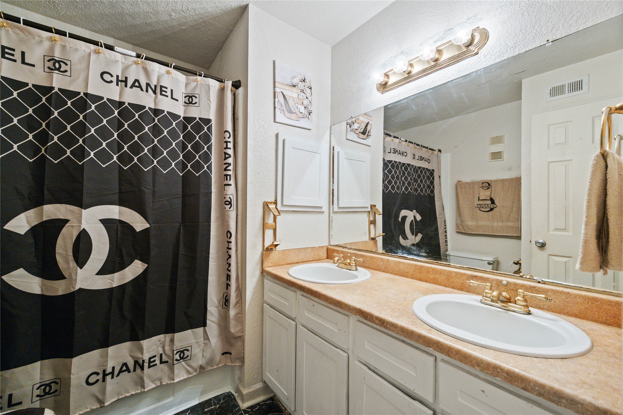 8100 Creekbend Drive 136 , Houston, TX, 77071 | 53552888 | Realty Texas LLC
