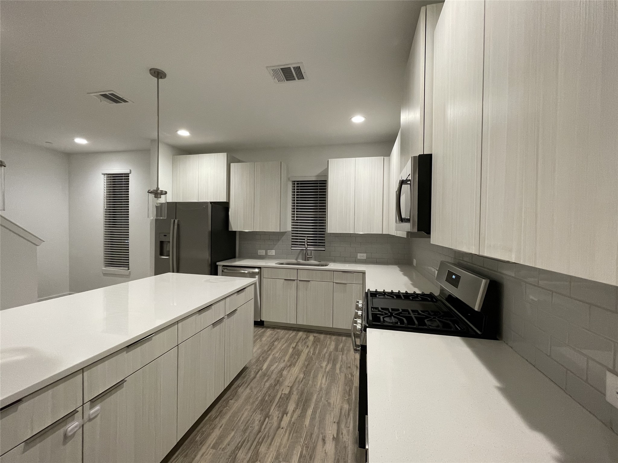 18712 Centro Main Street B , Shenandoah, TX, 77385 | 59593958 | Realty Texas LLC