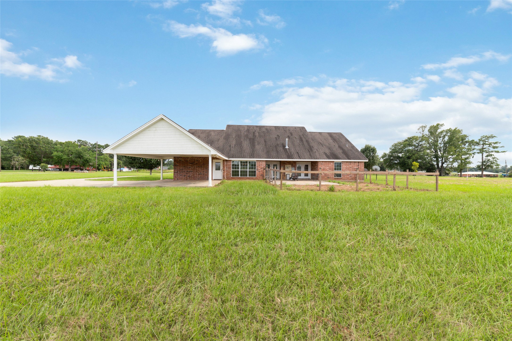 323 County Road 907 , Buna, TX, 77612 | 68231348 | Realty Texas LLC