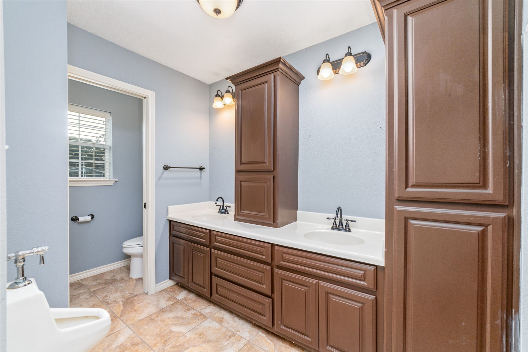 323 County Road 907 , Buna, TX, 77612 | 68231348 | Realty Texas LLC
