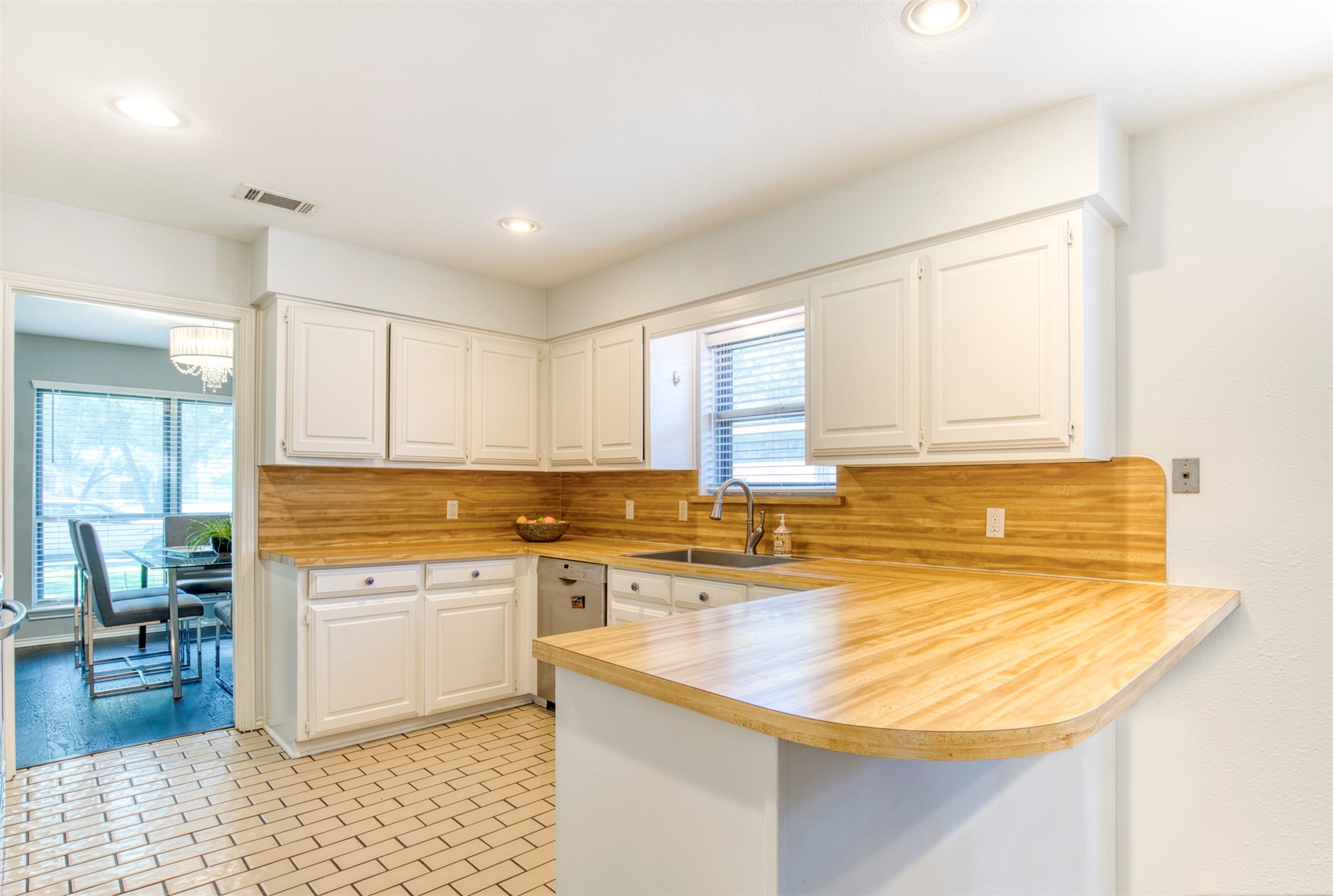 128 N Spring Creek Drive , Richardson, TX, 75081 | 20677503 | Realty Texas LLC