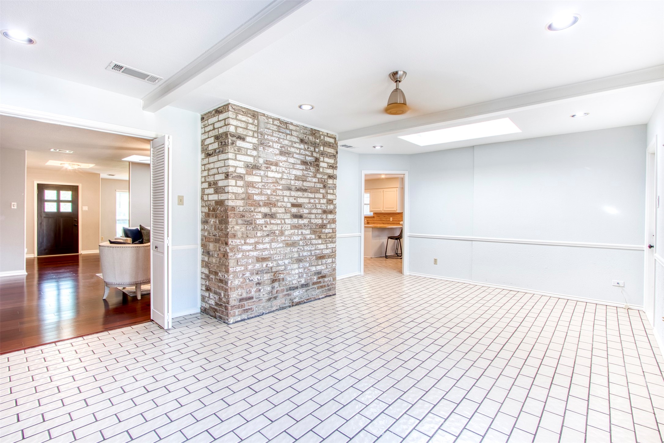 128 N Spring Creek Drive , Richardson, TX, 75081 | 20677503 | Realty Texas LLC
