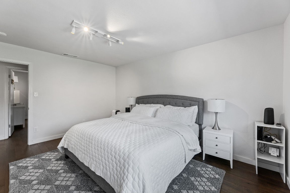 11800 Three Oaks Trail , Austin, TX, 78759 | 3255892 | Realty Texas LLC
