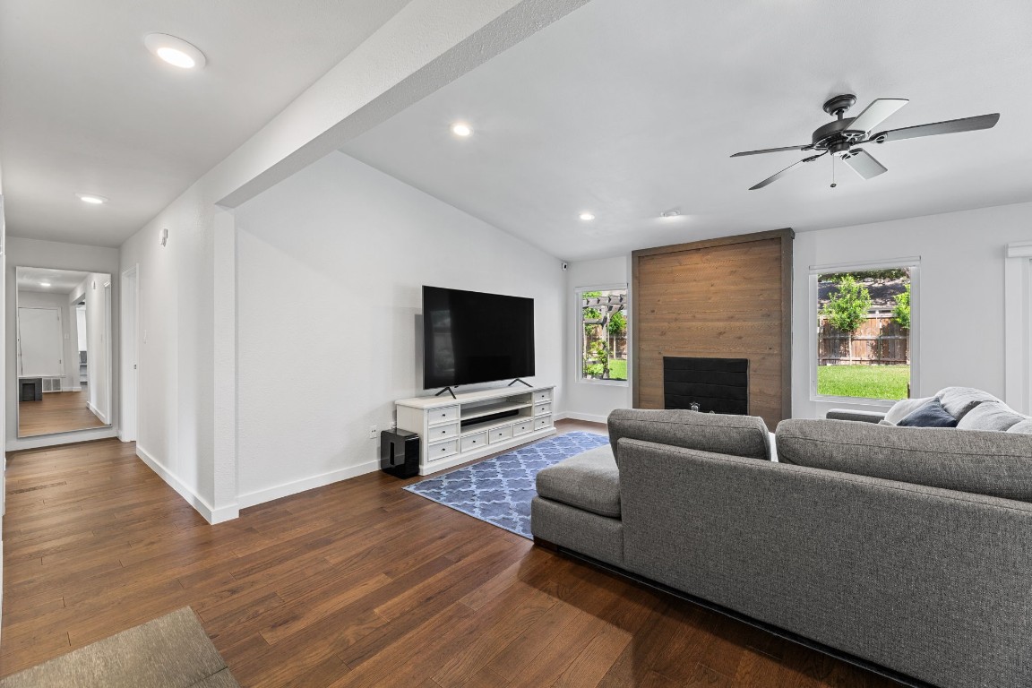 11800 Three Oaks Trail , Austin, TX, 78759 | 3255892 | Realty Texas LLC