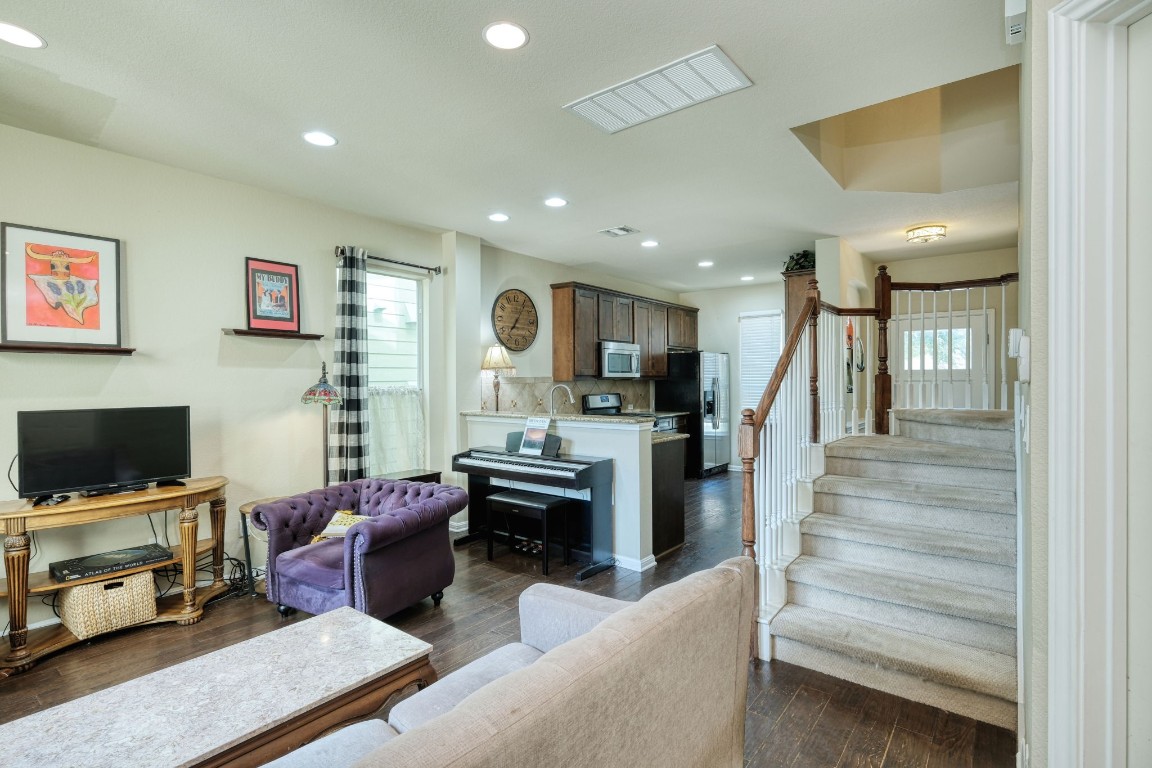 1916 Tramson Drive , Austin, TX, 78741 | 7798645 | Realty Texas LLC