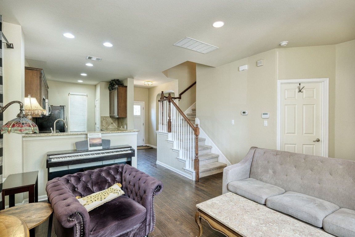 1916 Tramson Drive , Austin, TX, 78741 | 7798645 | Realty Texas LLC