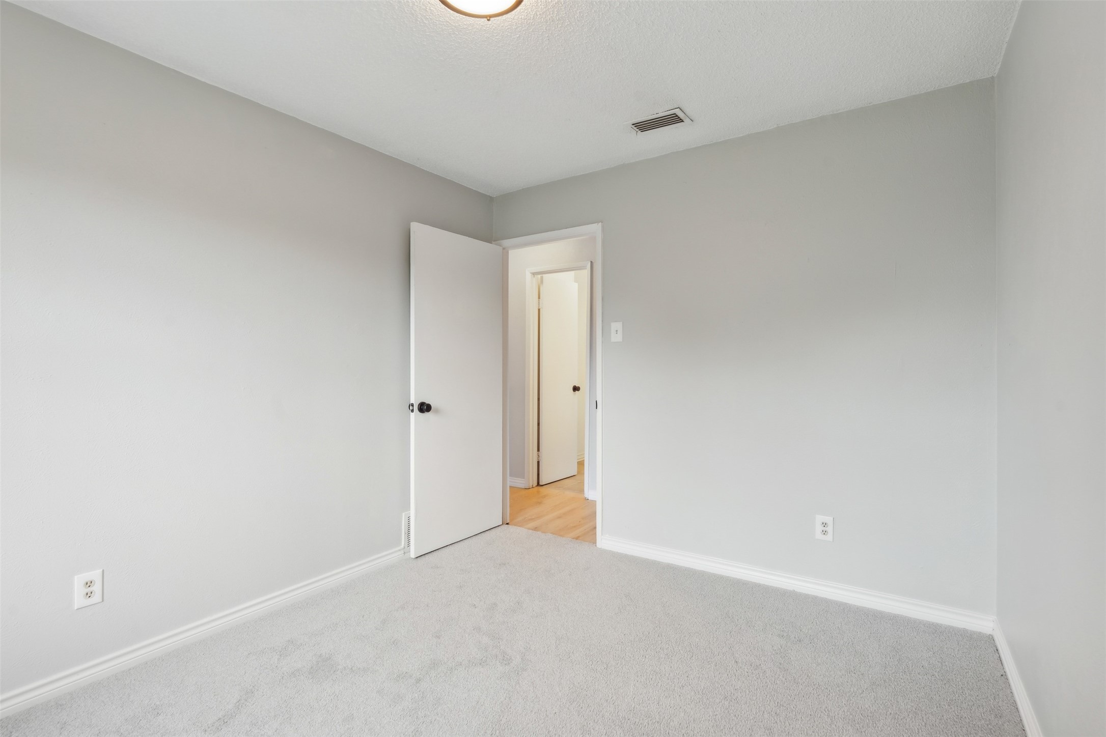 1018 Pleasant Valley Road , Garland, TX, 75040 | 20680096 | Realty Texas LLC