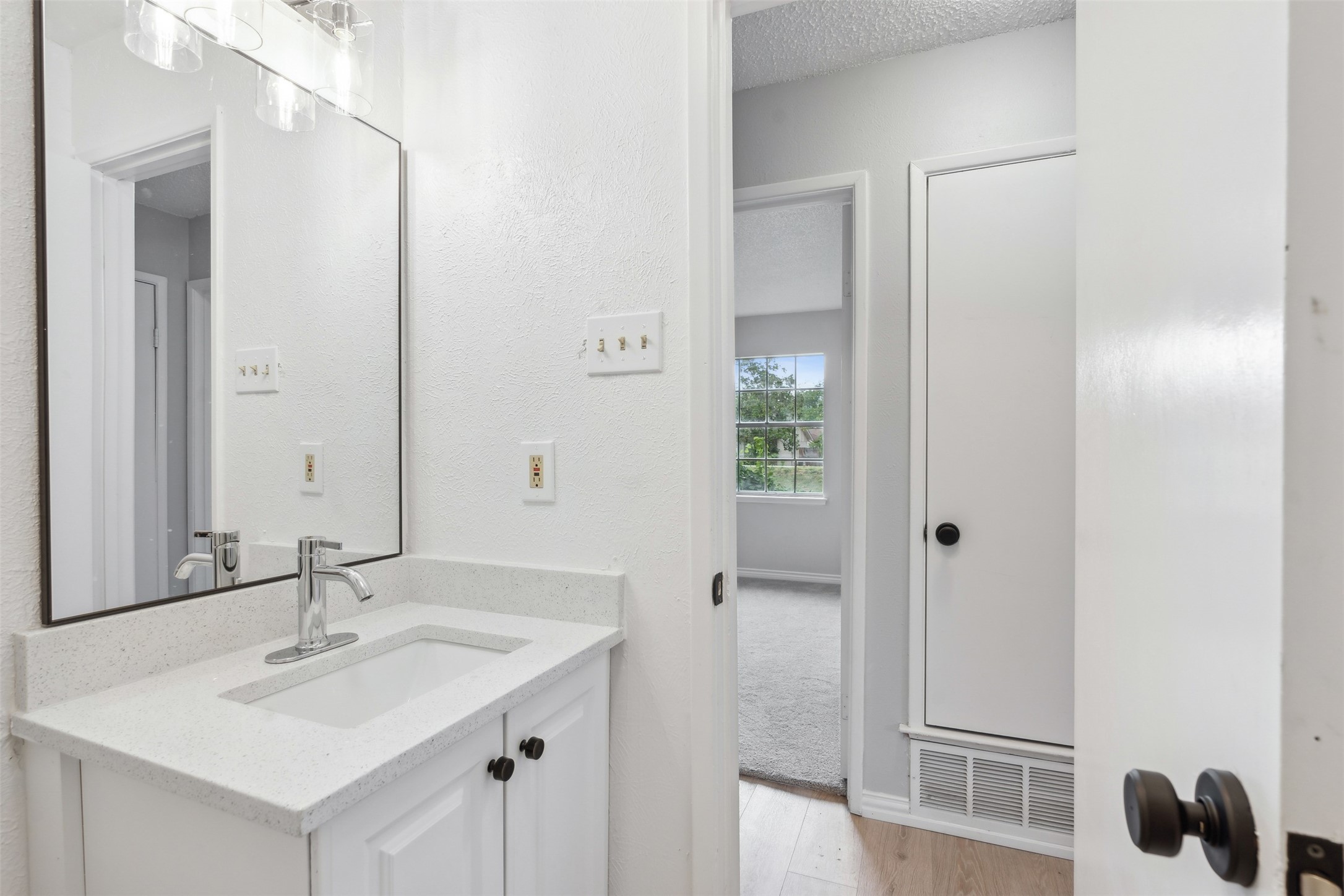 1018 Pleasant Valley Road , Garland, TX, 75040 | 20680096 | Realty Texas LLC