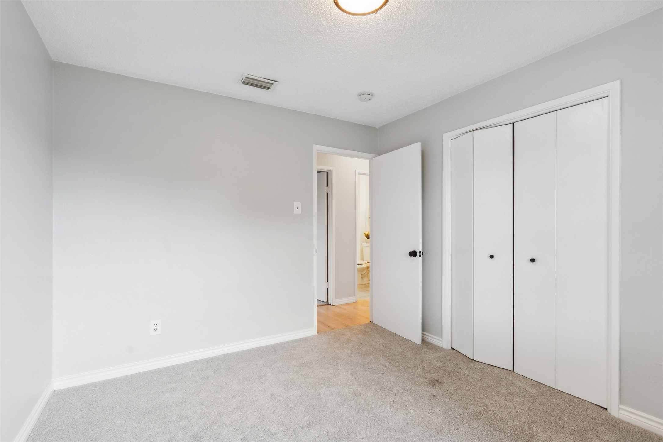 1018 Pleasant Valley Road , Garland, TX, 75040 | 20680096 | Realty Texas LLC