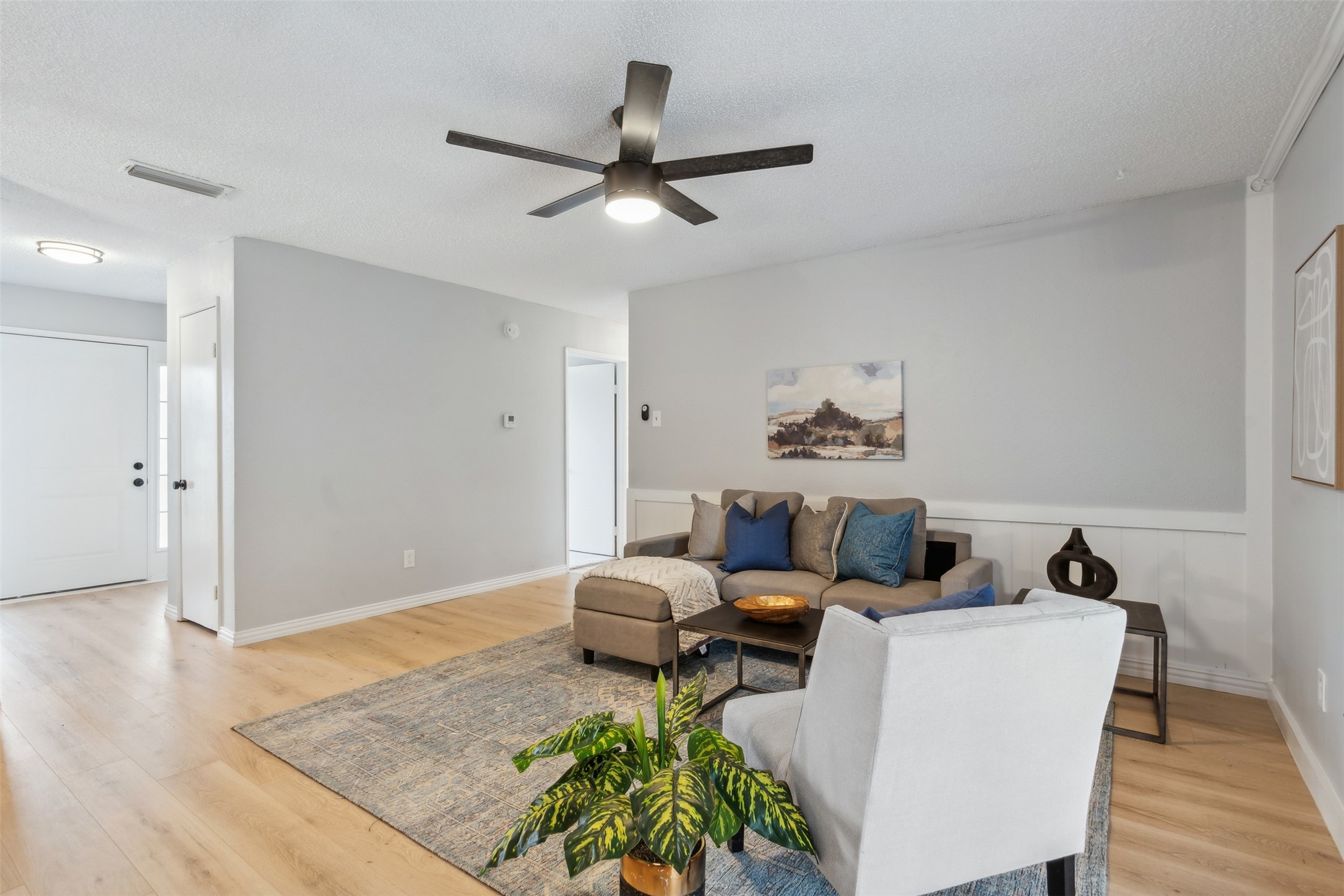 1018 Pleasant Valley Road , Garland, TX, 75040 | 20680096 | Realty Texas LLC