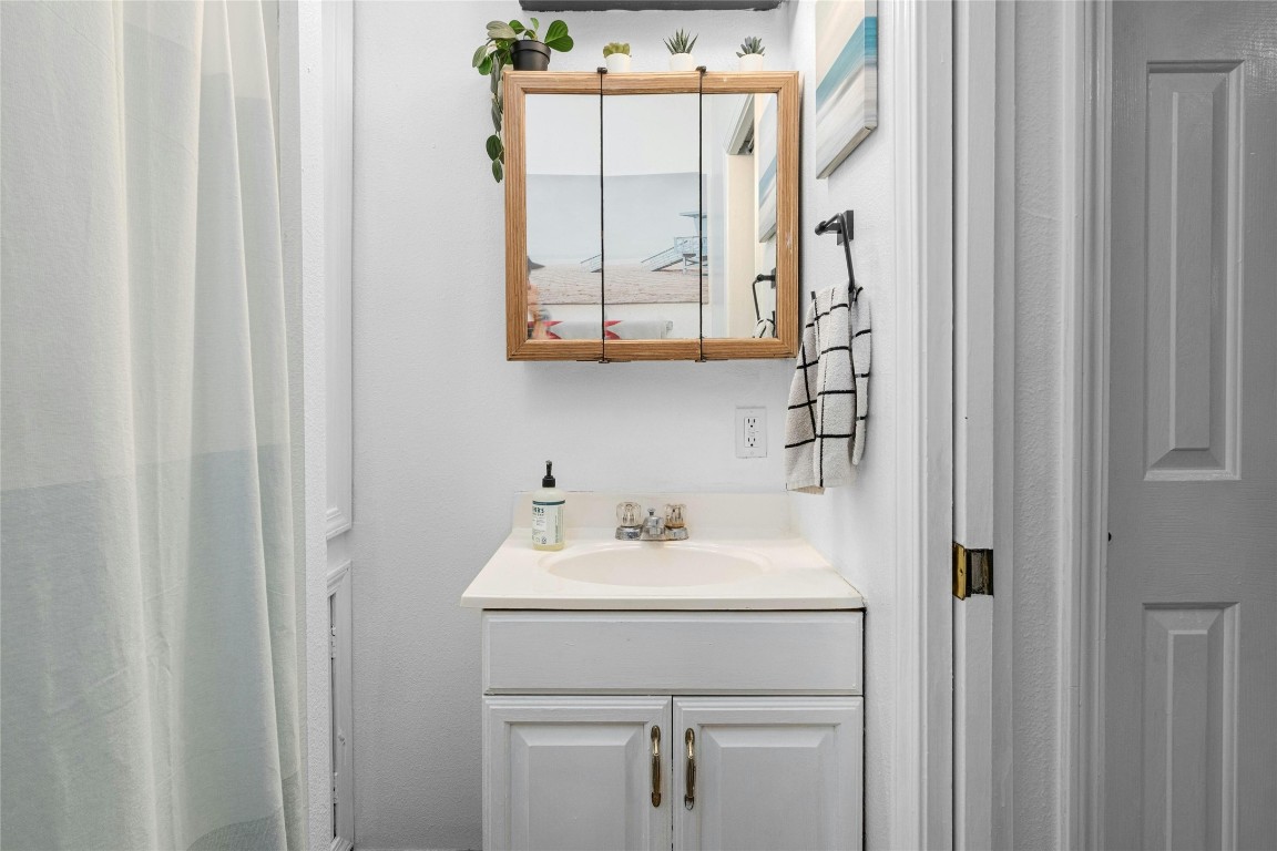 2802 Whitis Avenue , Austin, TX, 78705 | 5251498 | Realty Texas LLC