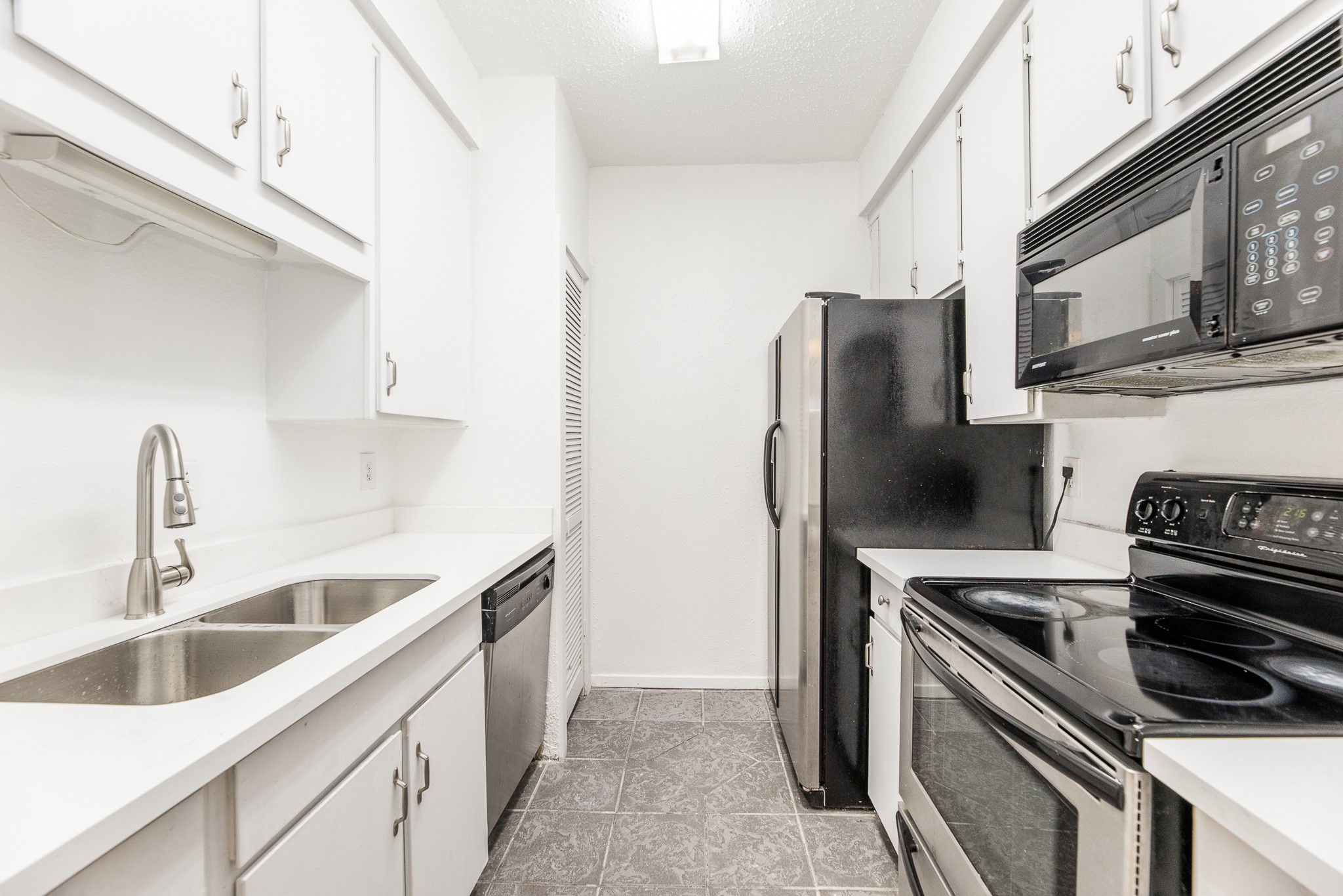 10047 Westpark Drive 57 , Houston, TX, 77042 | 76644388 | Realty Texas LLC