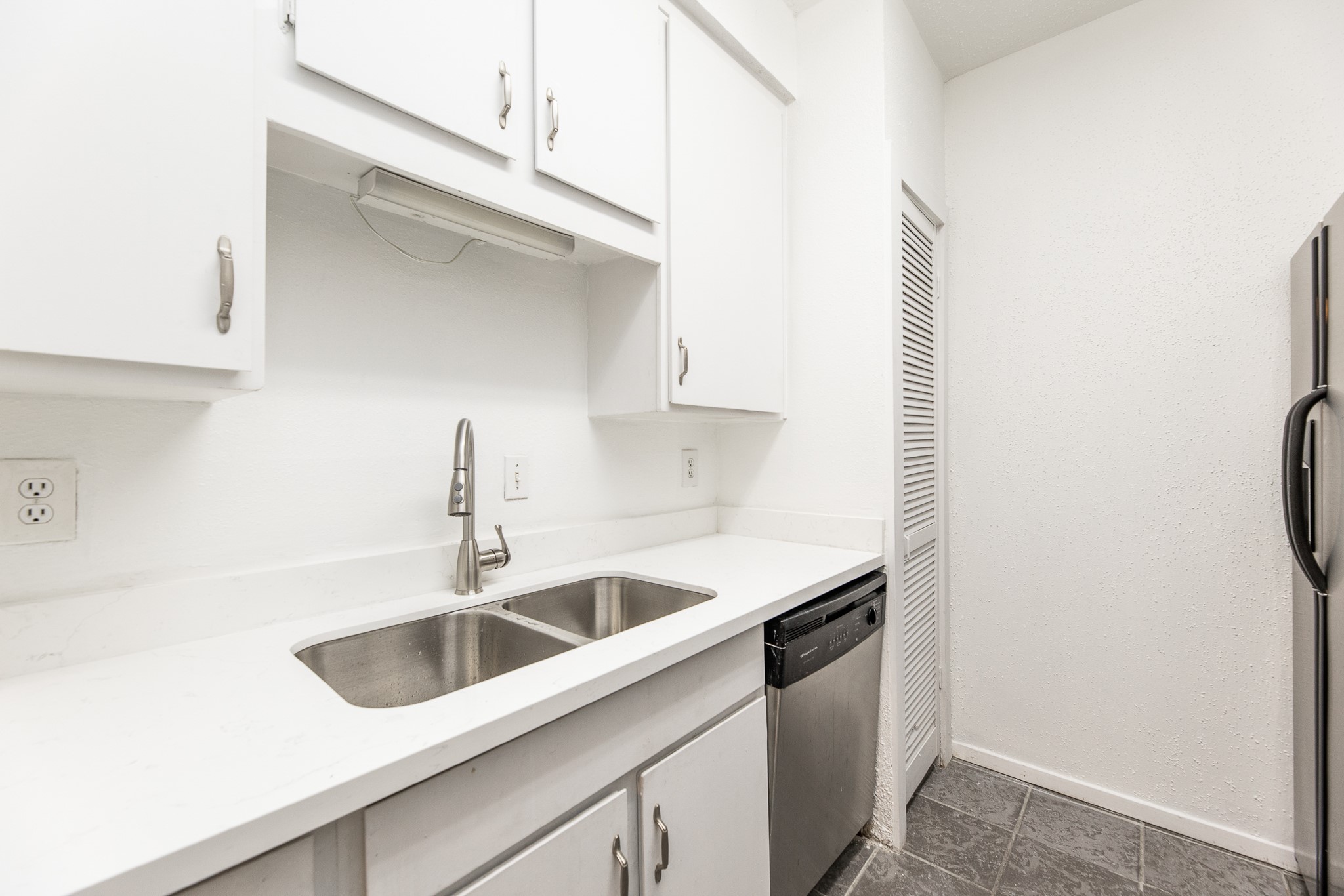 10047 Westpark Drive 57 , Houston, TX, 77042 | 76644388 | Realty Texas LLC