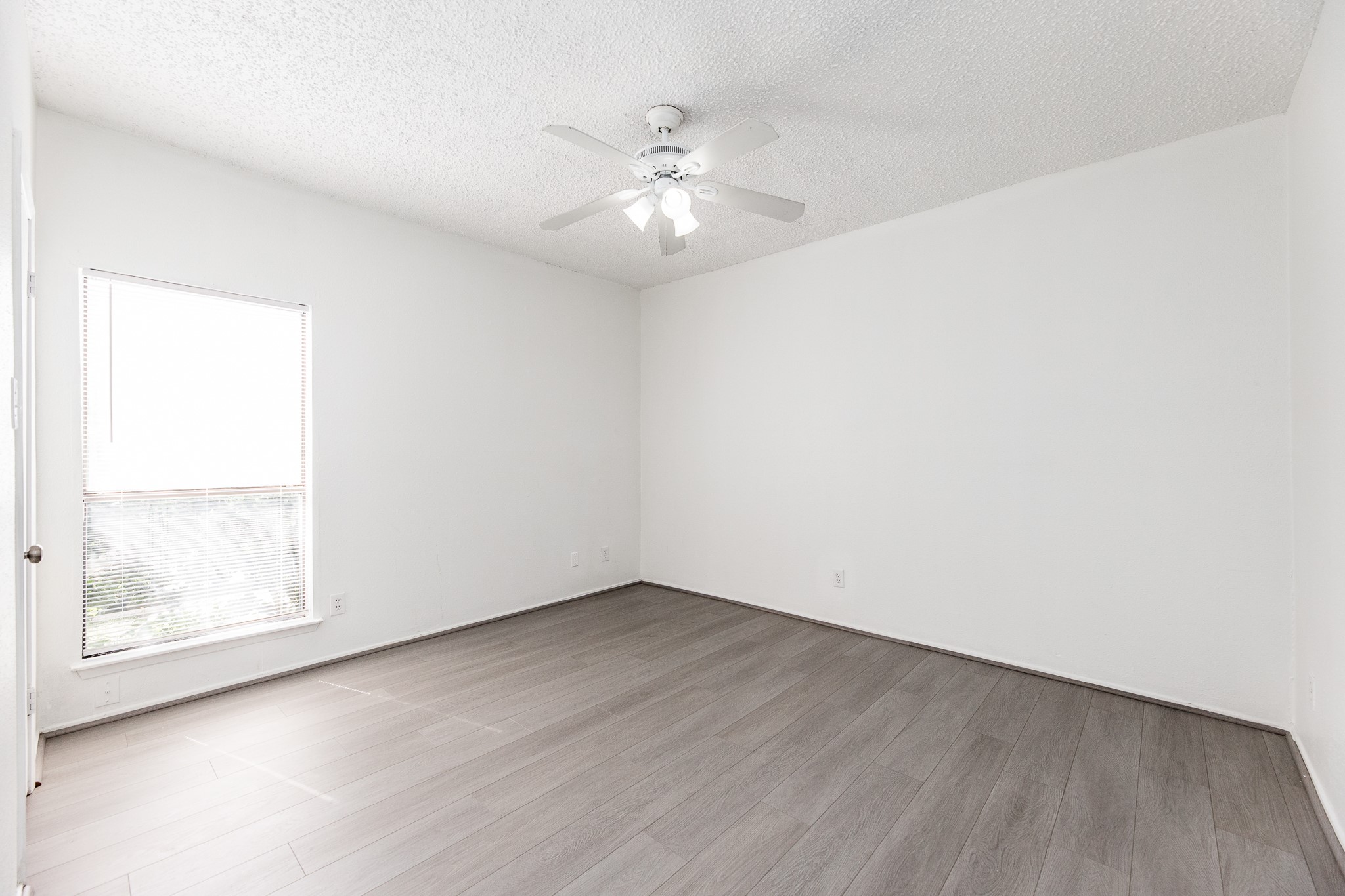 10047 Westpark Drive 57 , Houston, TX, 77042 | 76644388 | Realty Texas LLC