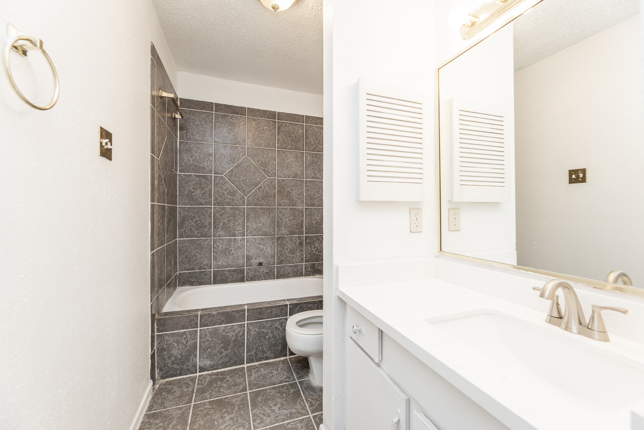 10047 Westpark Drive 57 , Houston, TX, 77042 | 76644388 | Realty Texas LLC